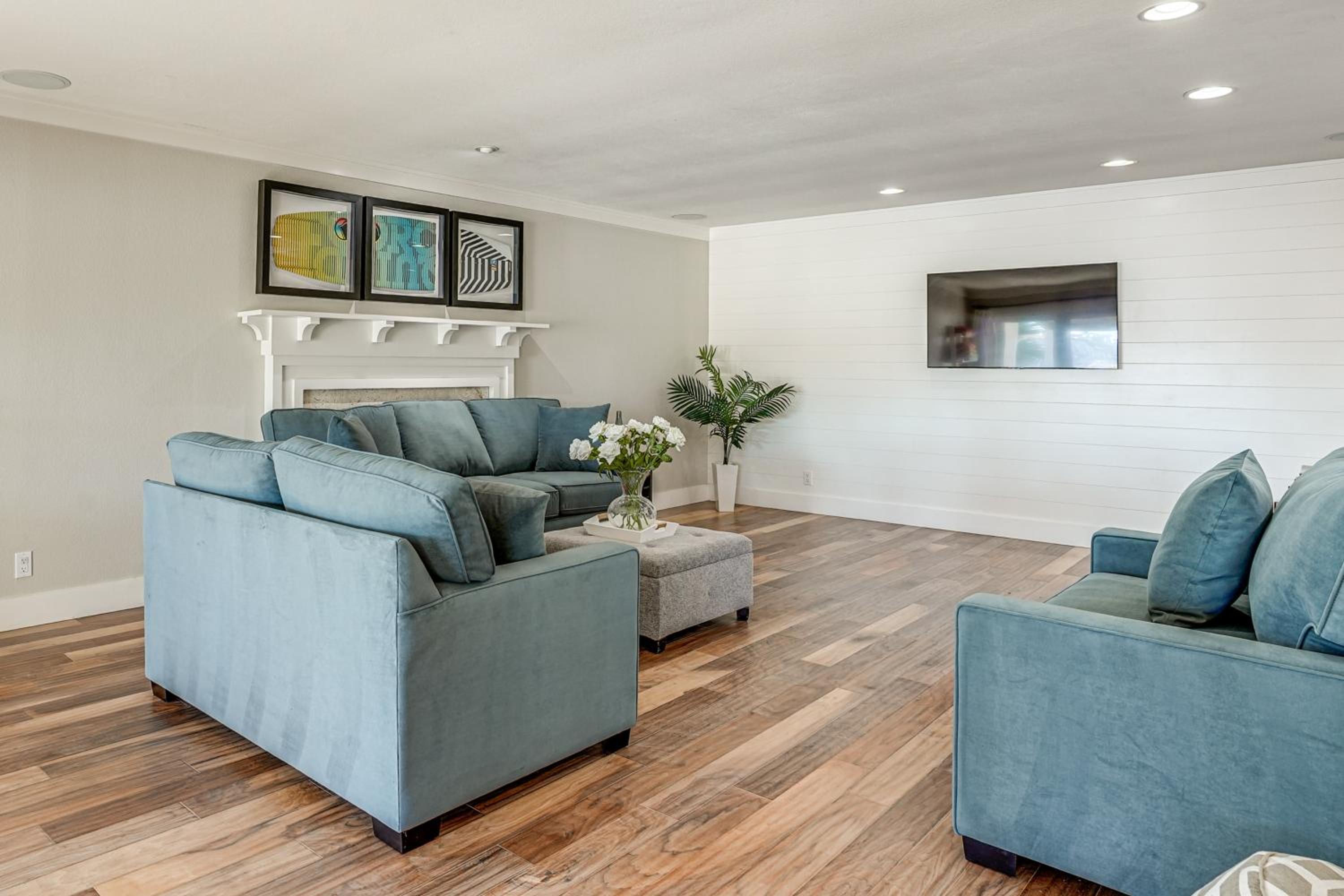 5 Min to Fast Water Waterfront Discovery Bay Home