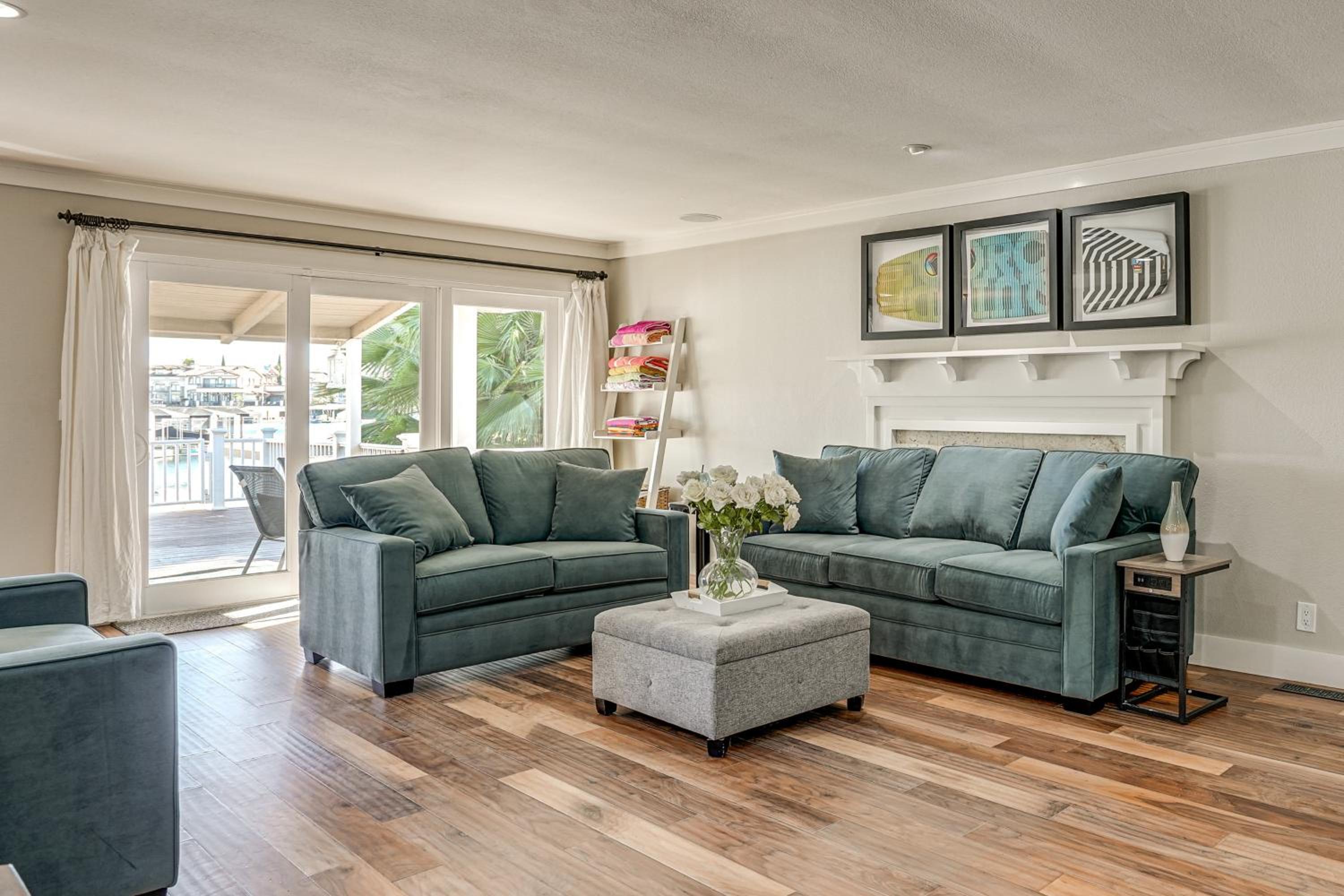 5 Min to Fast Water Waterfront Discovery Bay Home