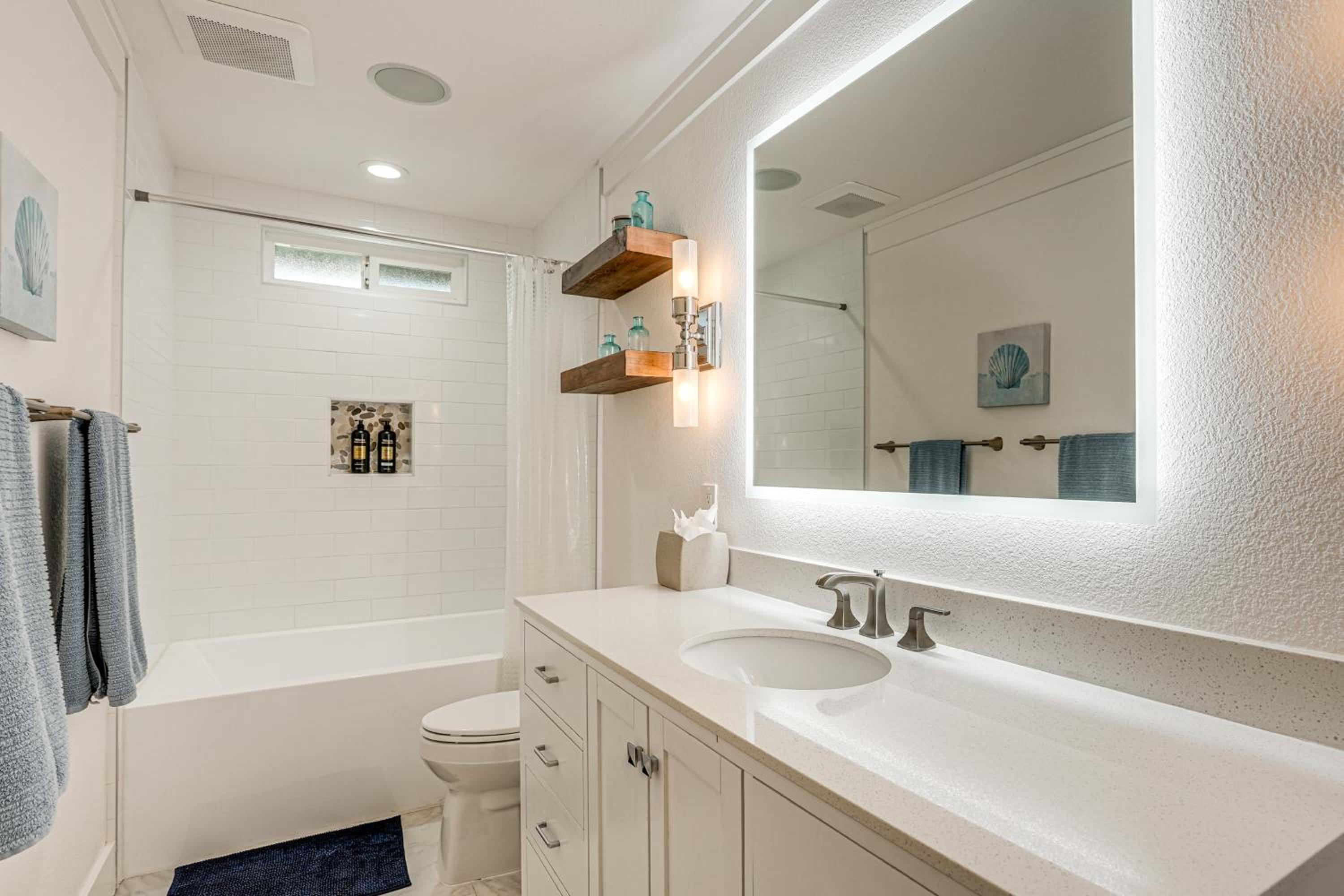 5 Min to Fast Water Waterfront Discovery Bay Home
