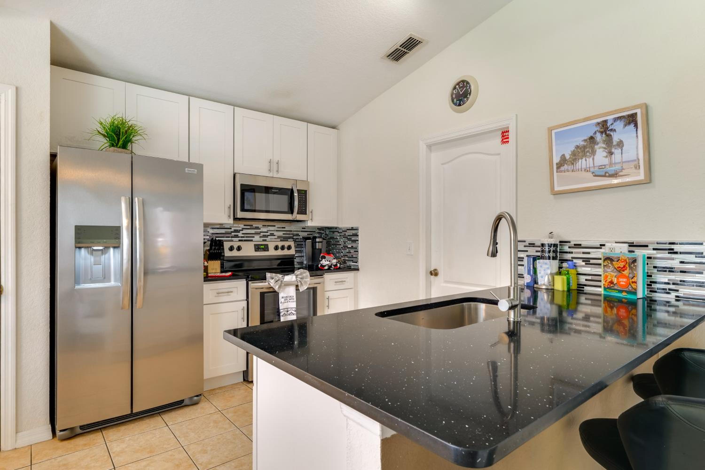Peaceful Clermont Gem with Pool, 9 Mi to Disney!