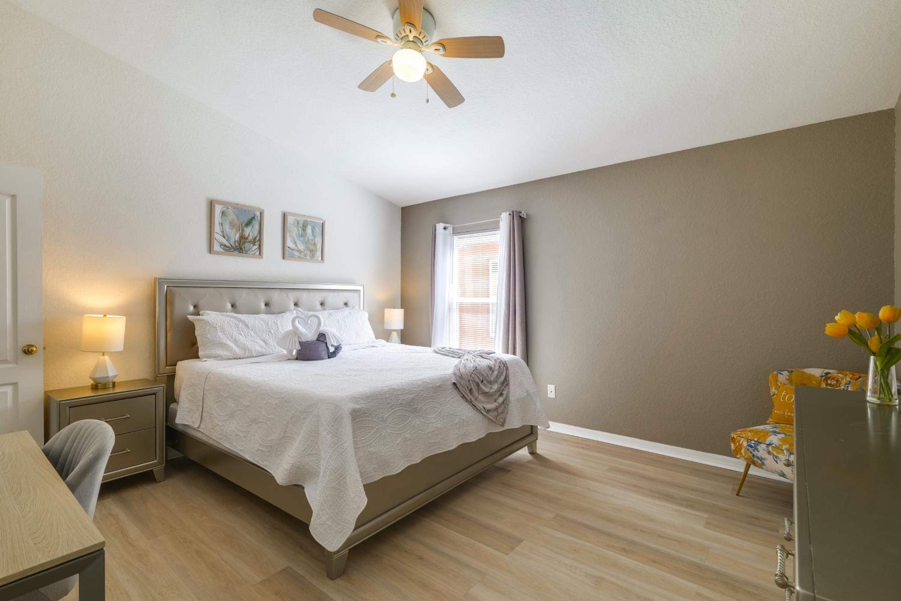 Peaceful Clermont Gem with Pool, 9 Mi to Disney!
