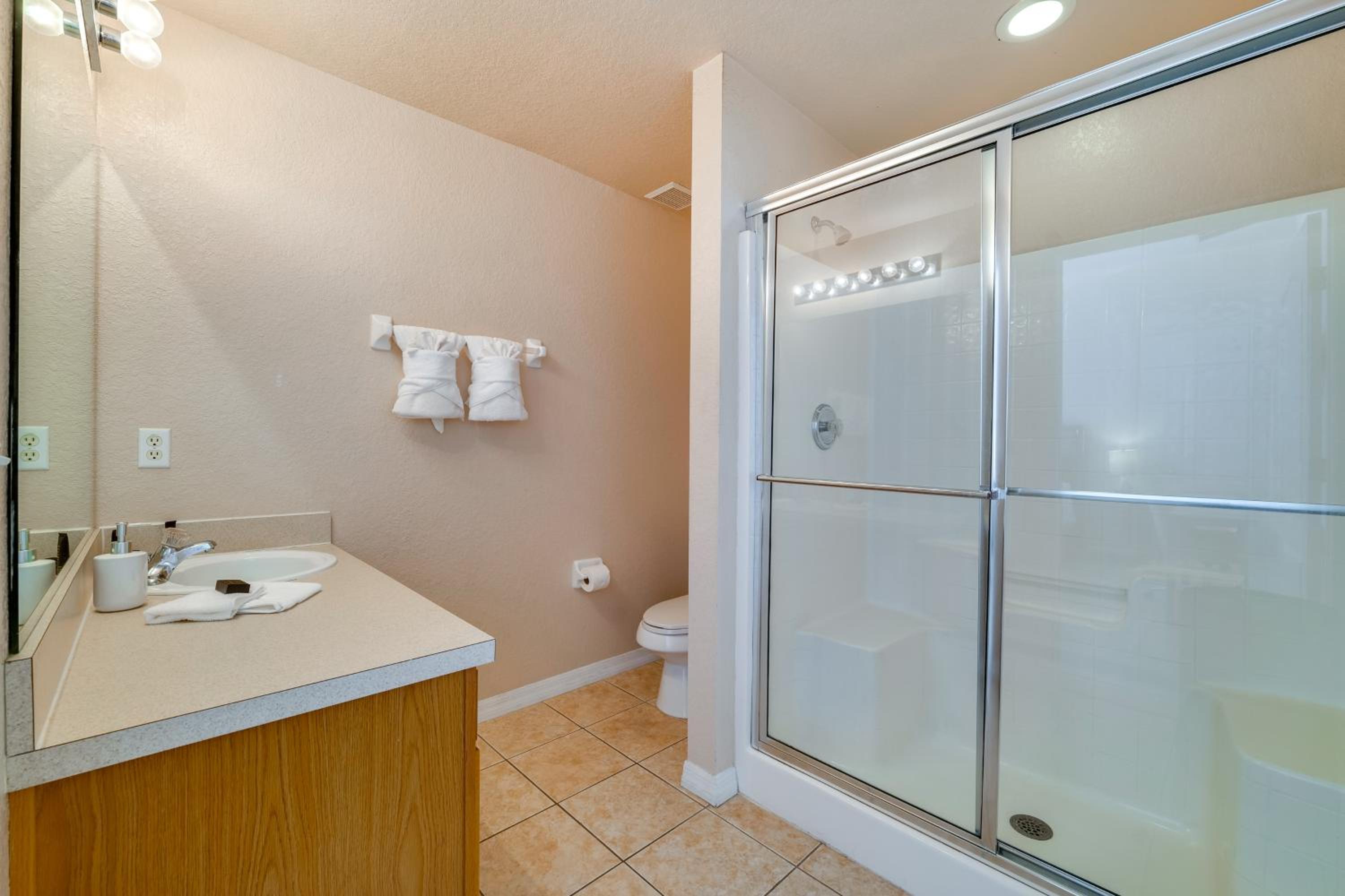 Peaceful Clermont Gem with Pool, 9 Mi to Disney!