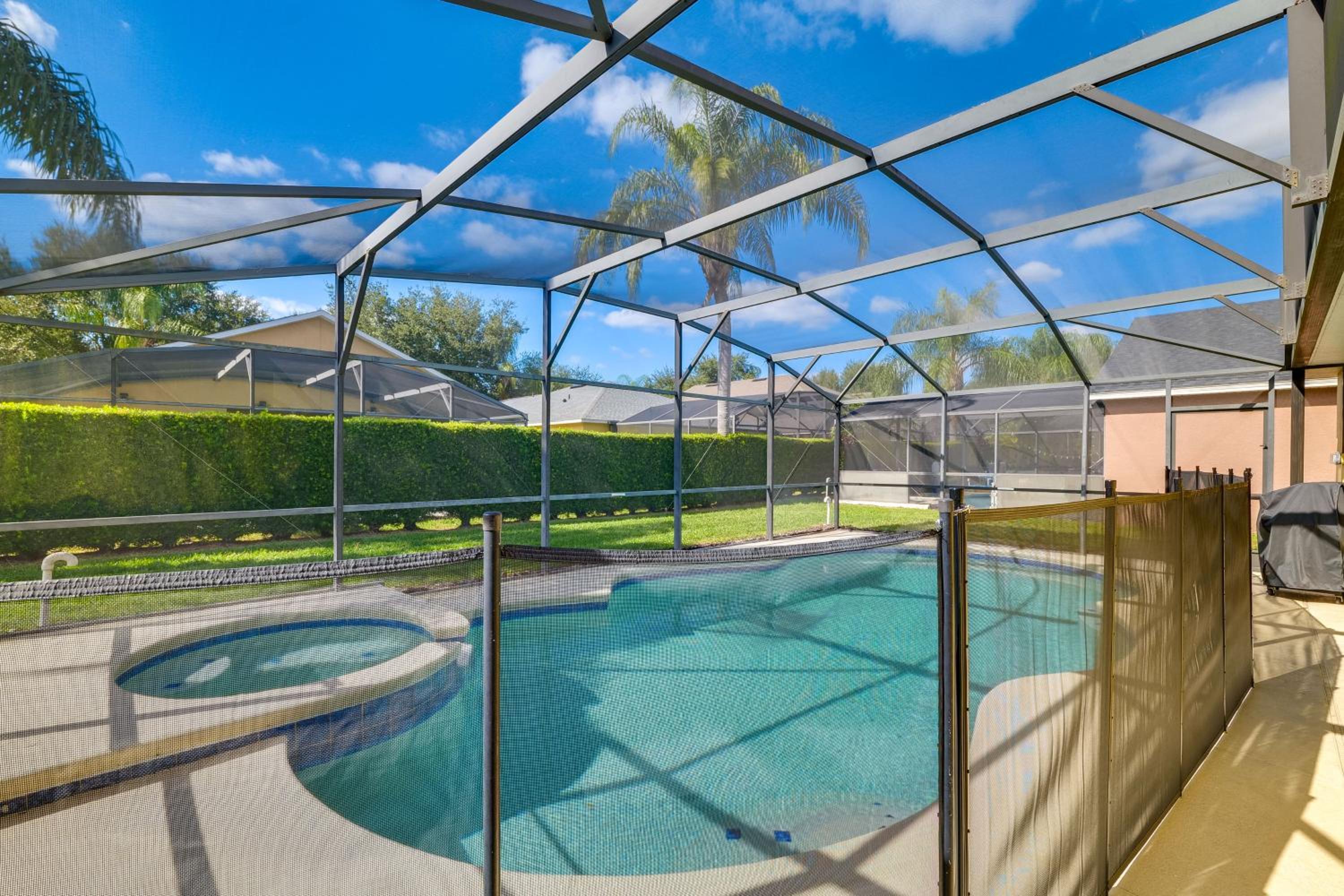 Peaceful Clermont Gem with Pool, 9 Mi to Disney!