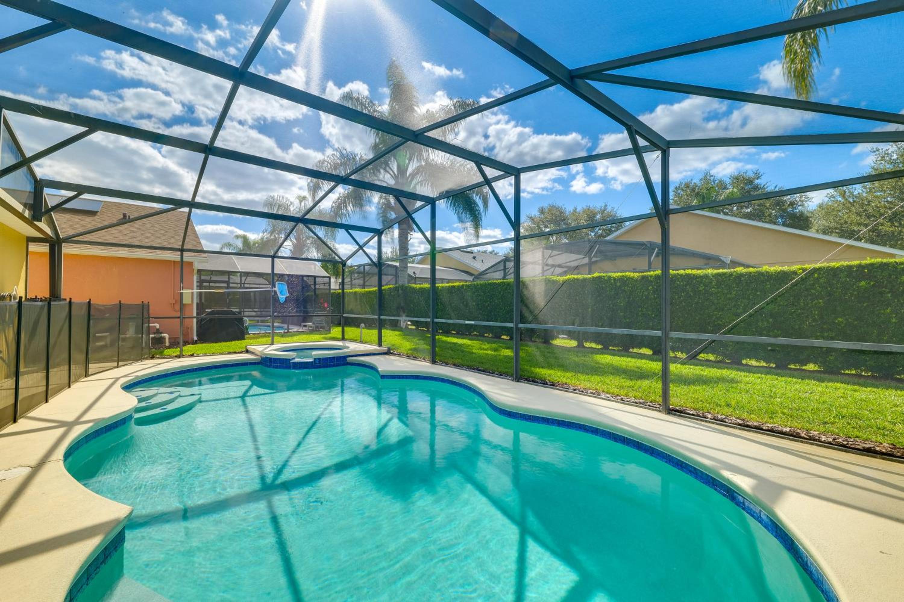 Peaceful Clermont Gem with Pool, 9 Mi to Disney!