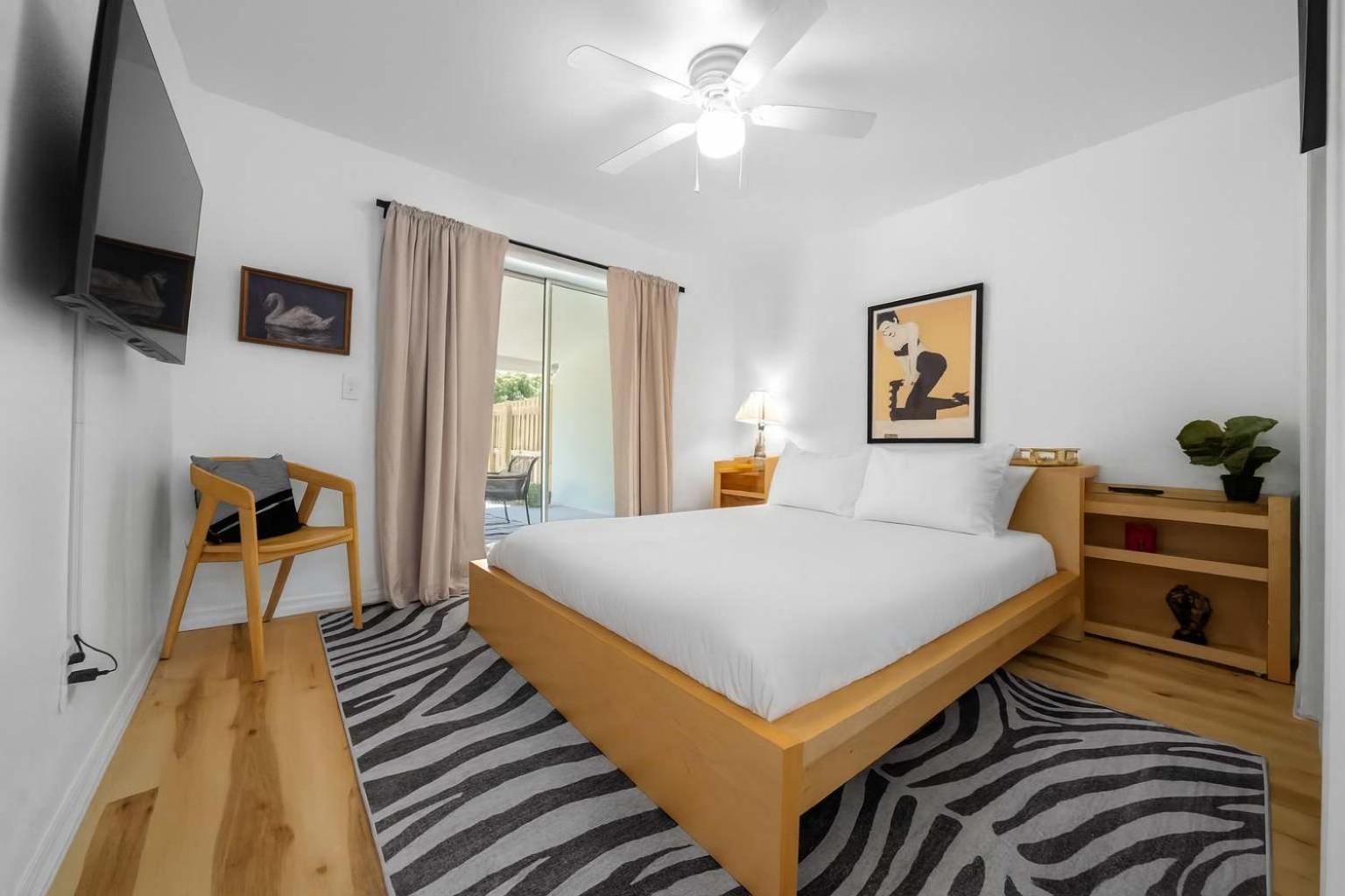 The Happy Haven - Near Manatee Tours - Pet Friendly