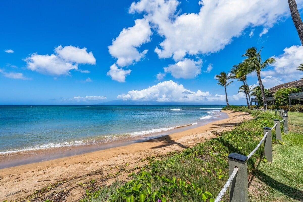 Kahana Village 31 · KHV 31 Spacious Direct Oceanfront 3BD Condo