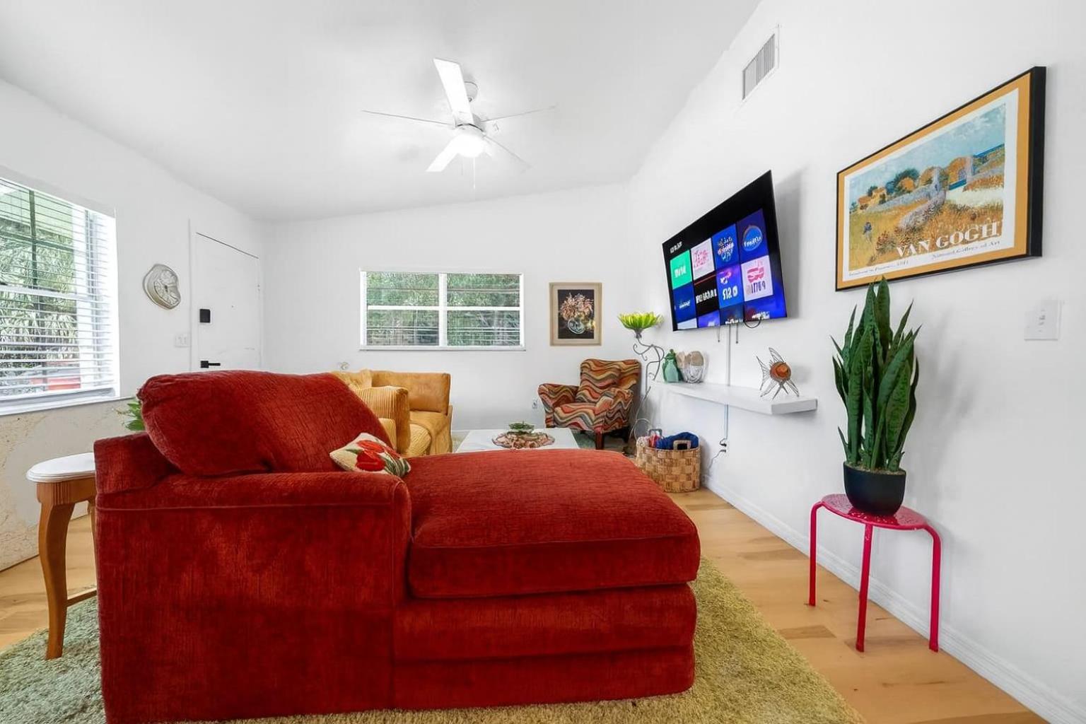 The Happy Haven - Near Manatee Tours - Pet Friendly