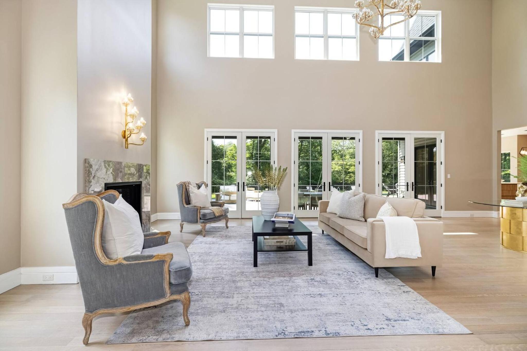 Spacious 6-bedroom house in fabulous Saddle River