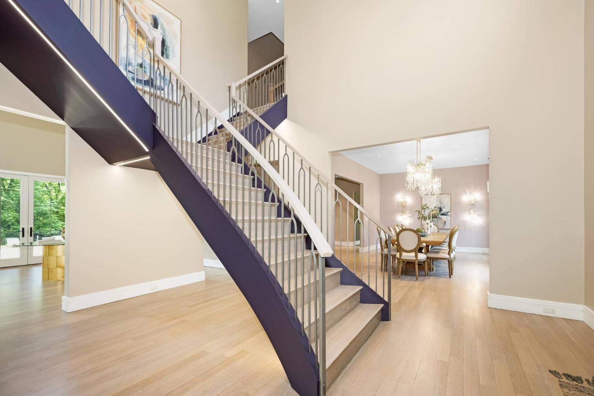 Spacious 6-bedroom house in fabulous Saddle River