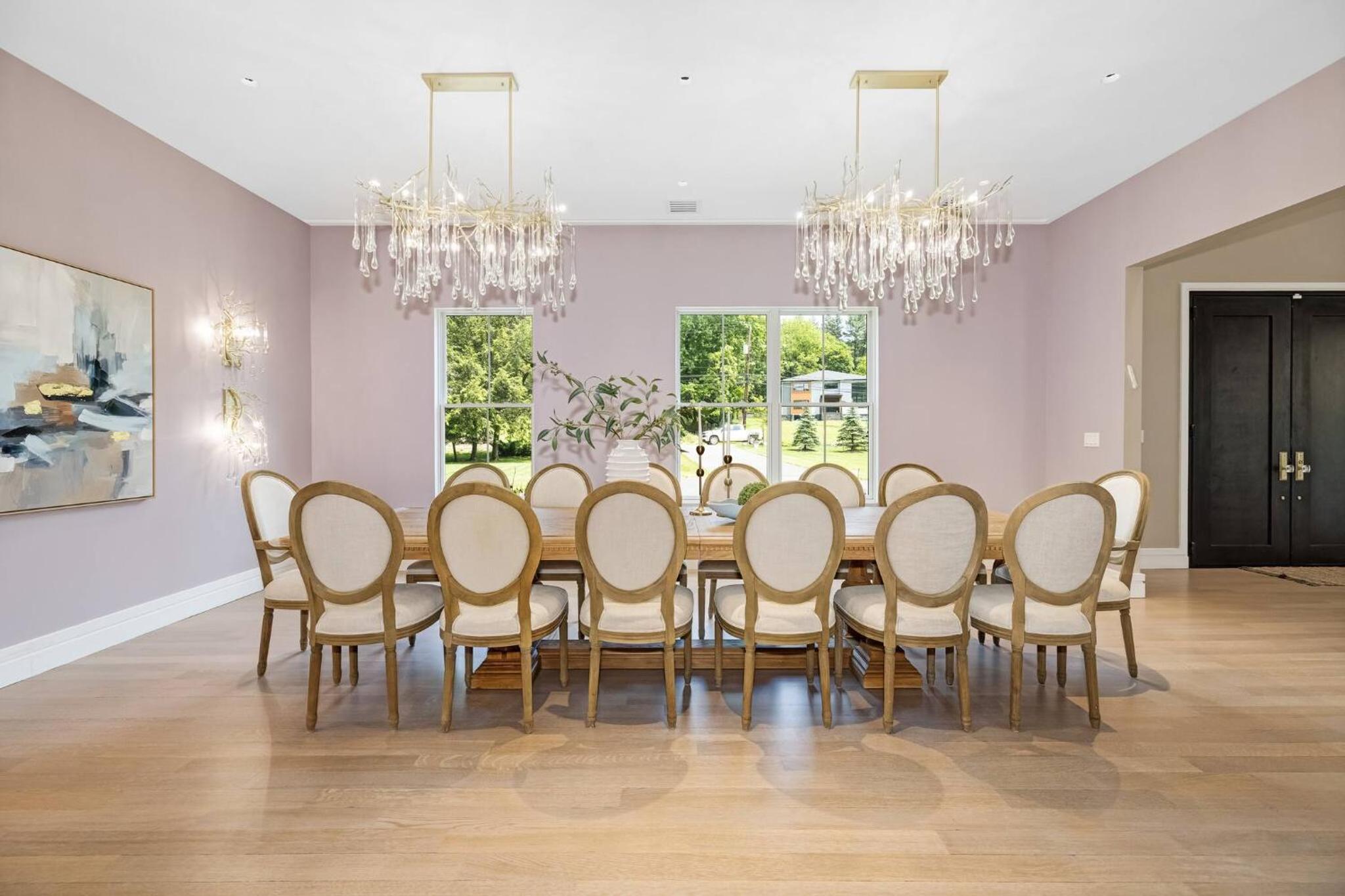 Spacious 6-bedroom house in fabulous Saddle River