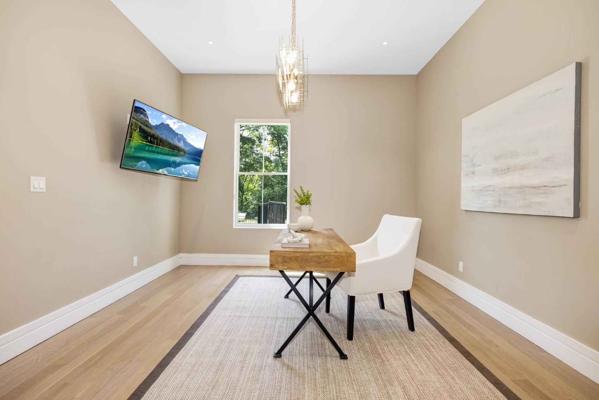 Spacious 6-bedroom house in fabulous Saddle River