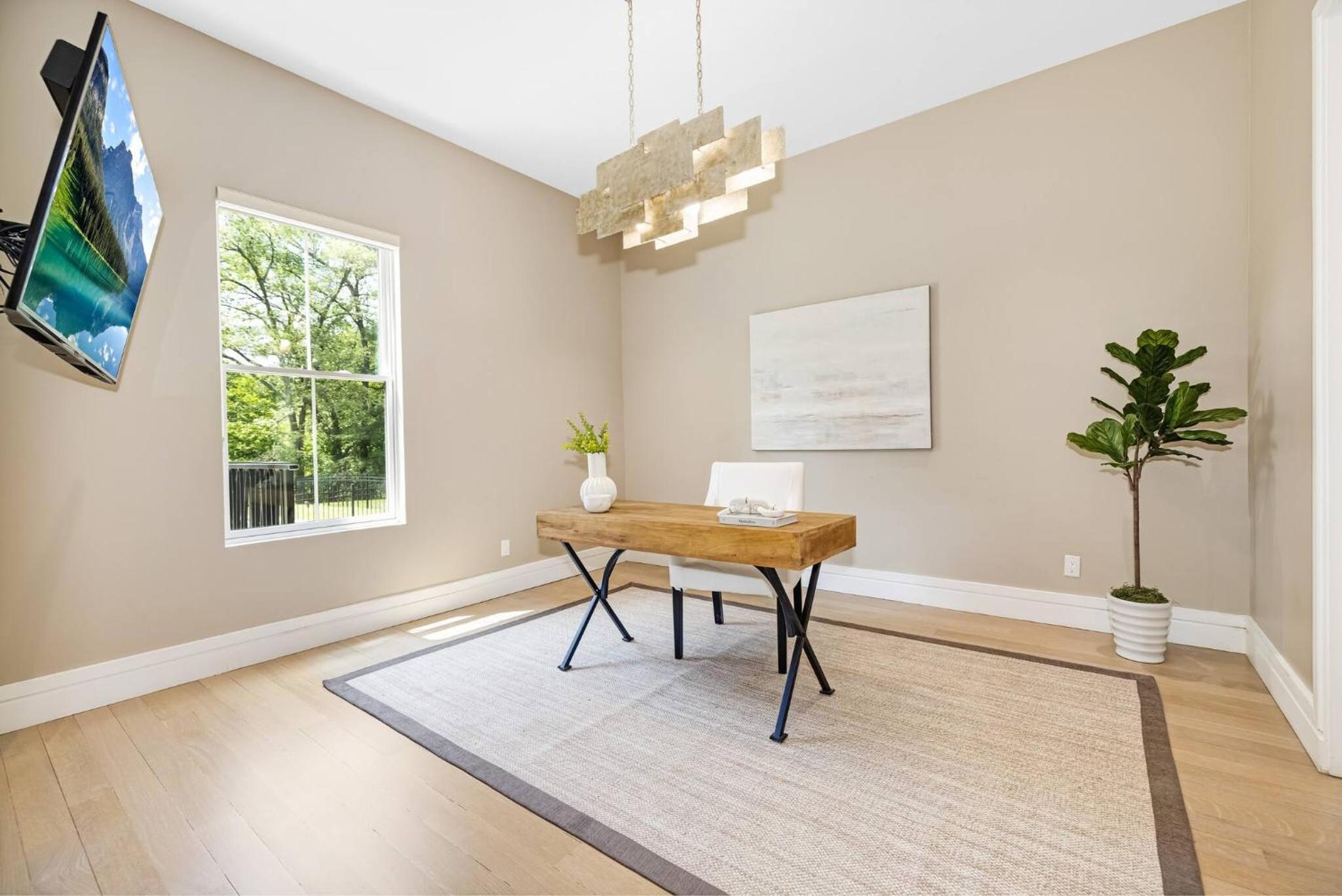 Spacious 6-bedroom house in fabulous Saddle River
