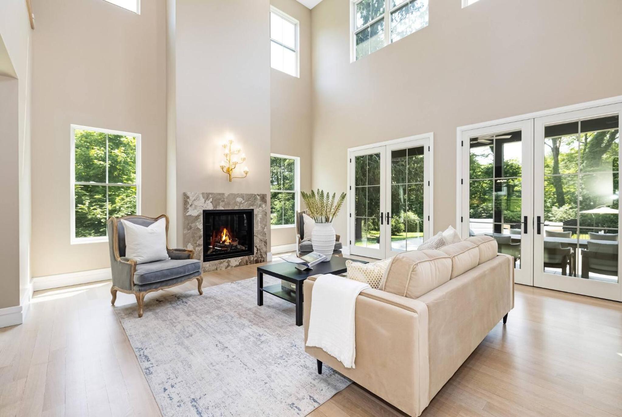Spacious 6-bedroom house in fabulous Saddle River