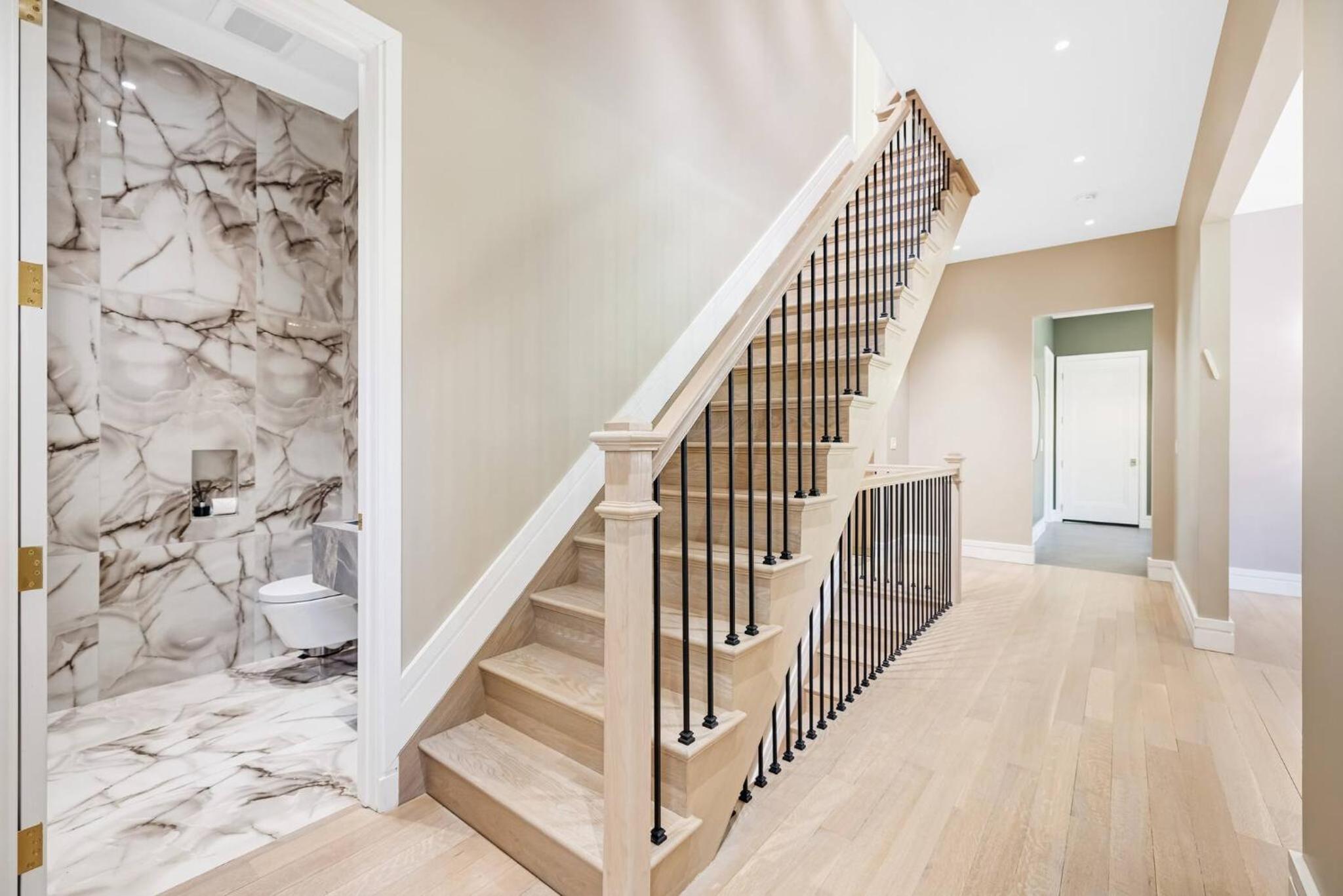 Spacious 6-bedroom house in fabulous Saddle River