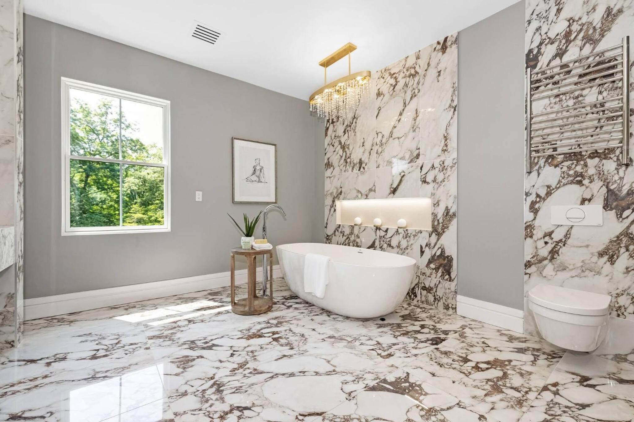 Spacious 6-bedroom house in fabulous Saddle River