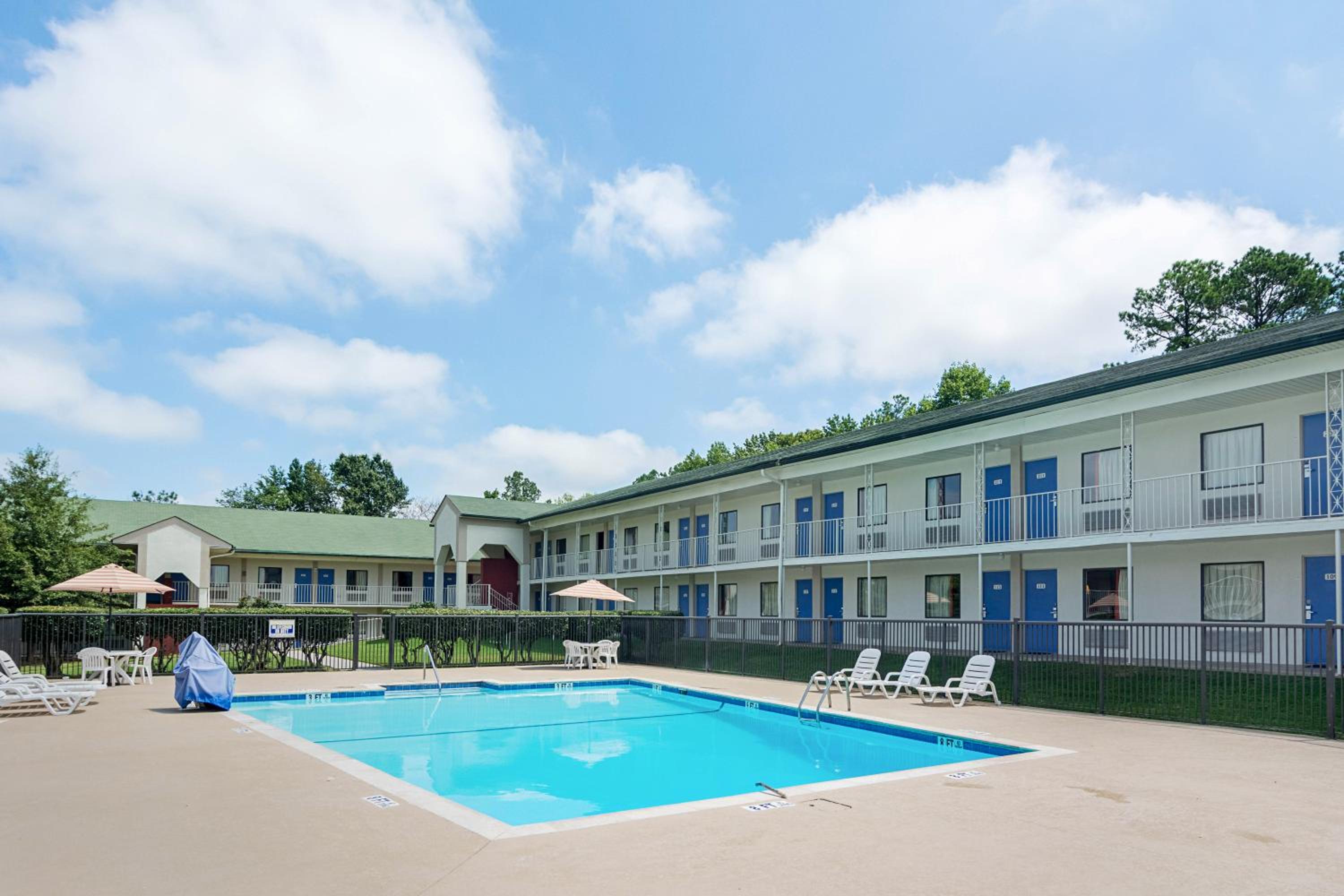Motel 6-Gainesville, GA