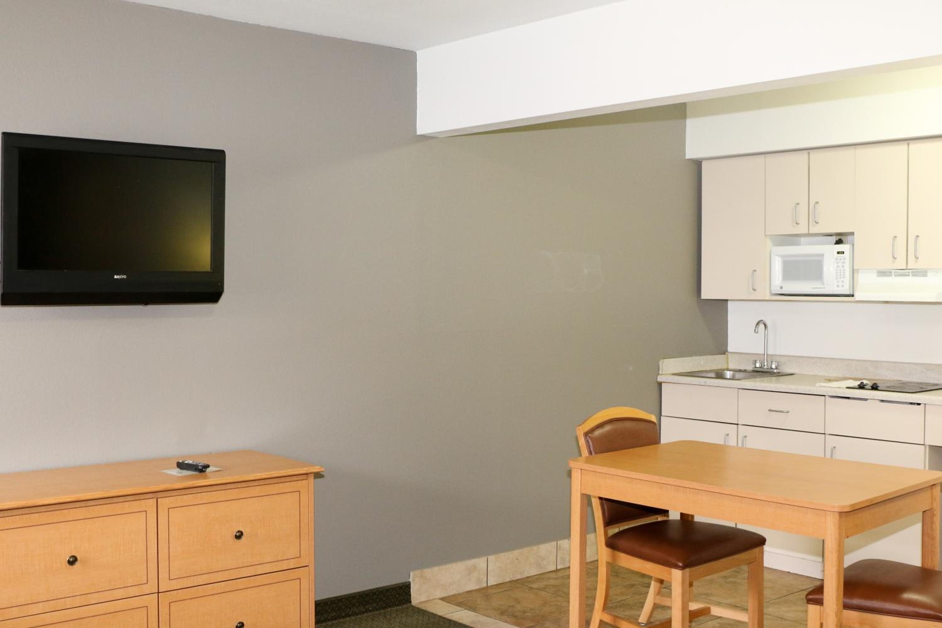 Blue Bonnet Suites -Lubbock, TX - Medical Center