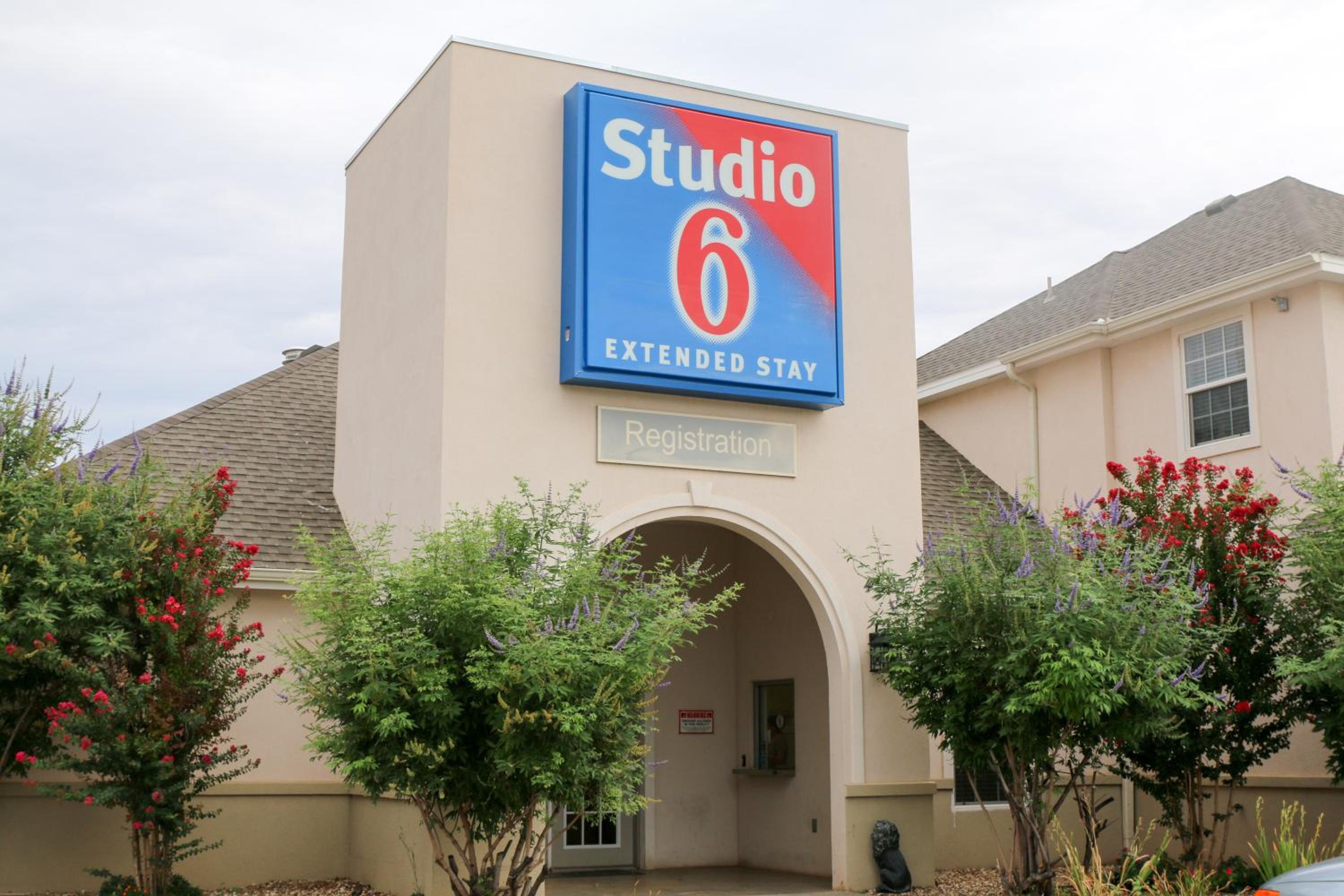 Blue Bonnet Suites -Lubbock, TX - Medical Center