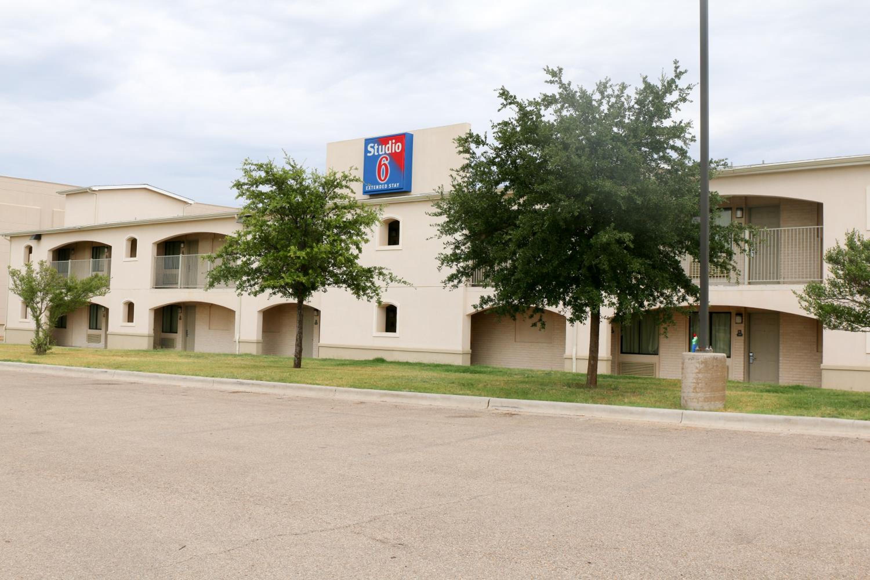 Blue Bonnet Suites -Lubbock, TX - Medical Center