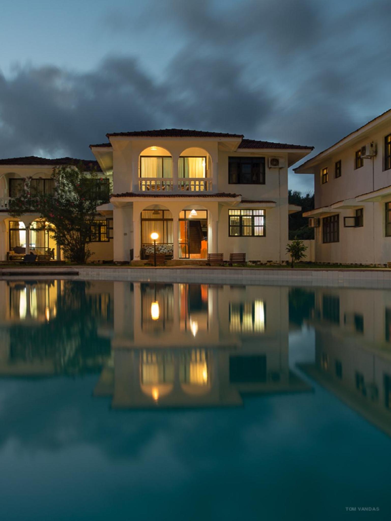 Bahari Dhow Beach Villas
