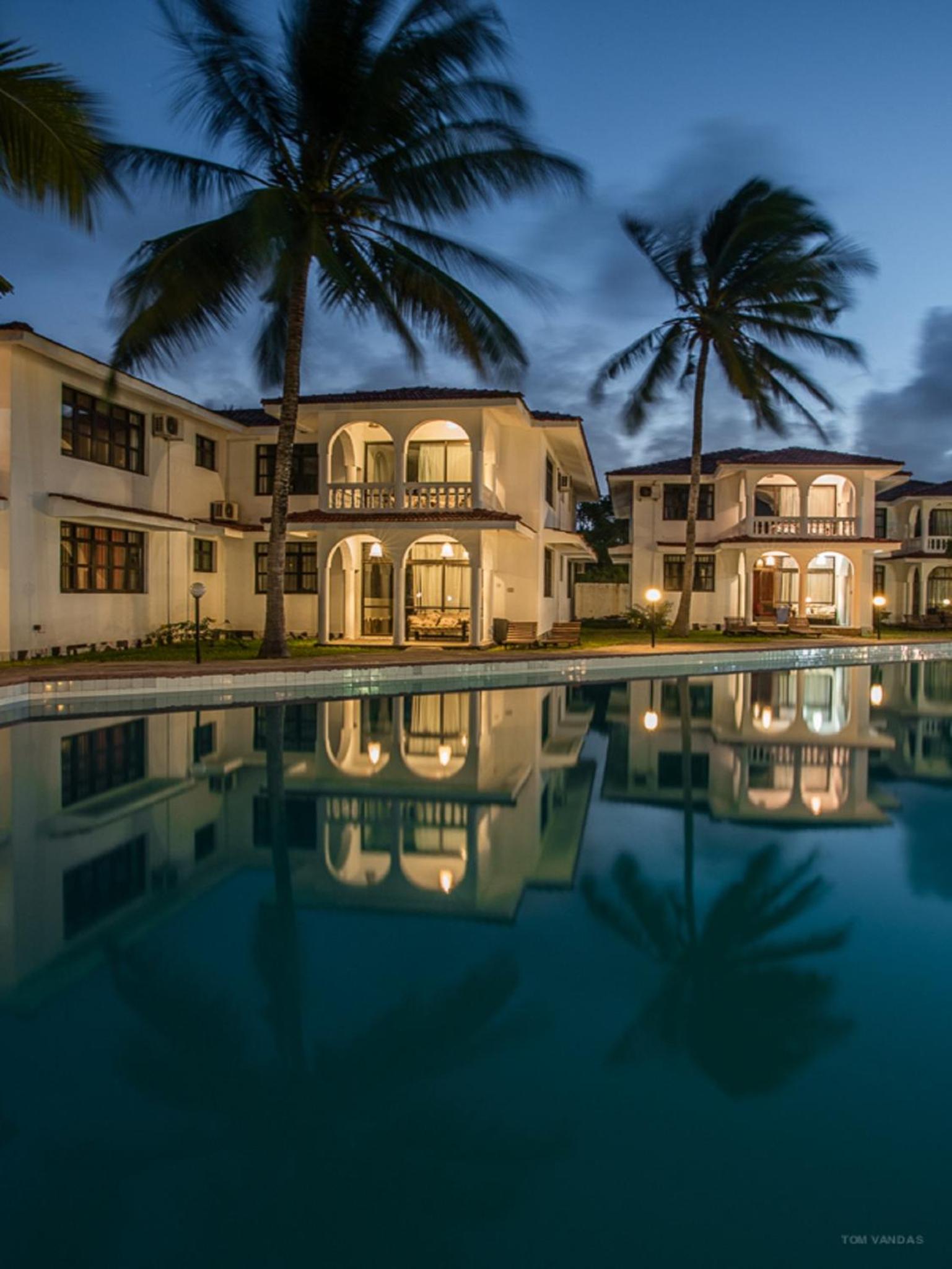 Bahari Dhow Beach Villas