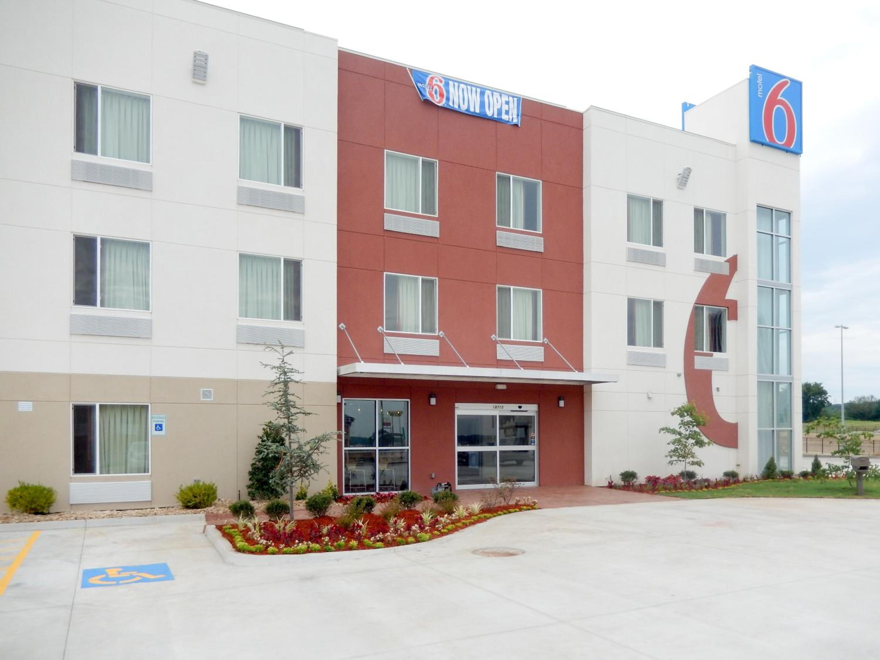 Motel 6-Tulsa, OK