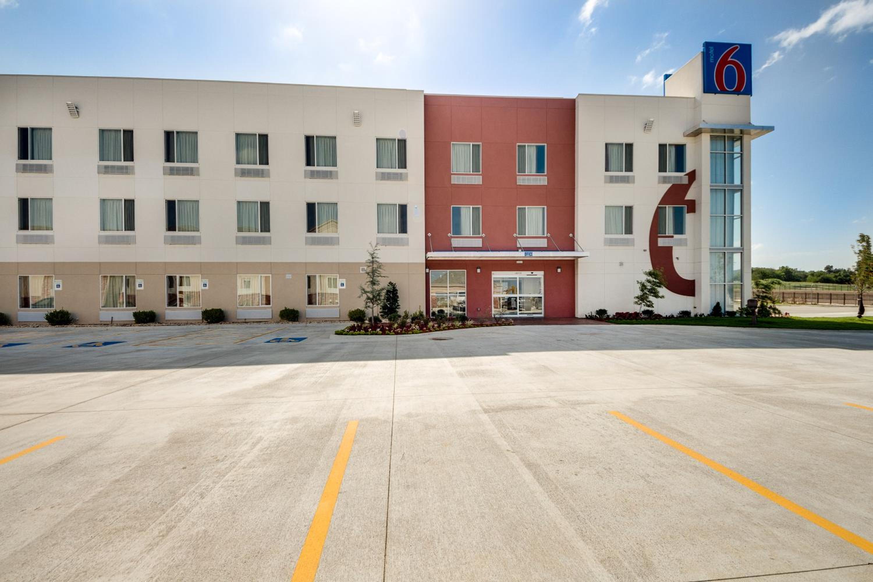 Motel 6-Tulsa, OK