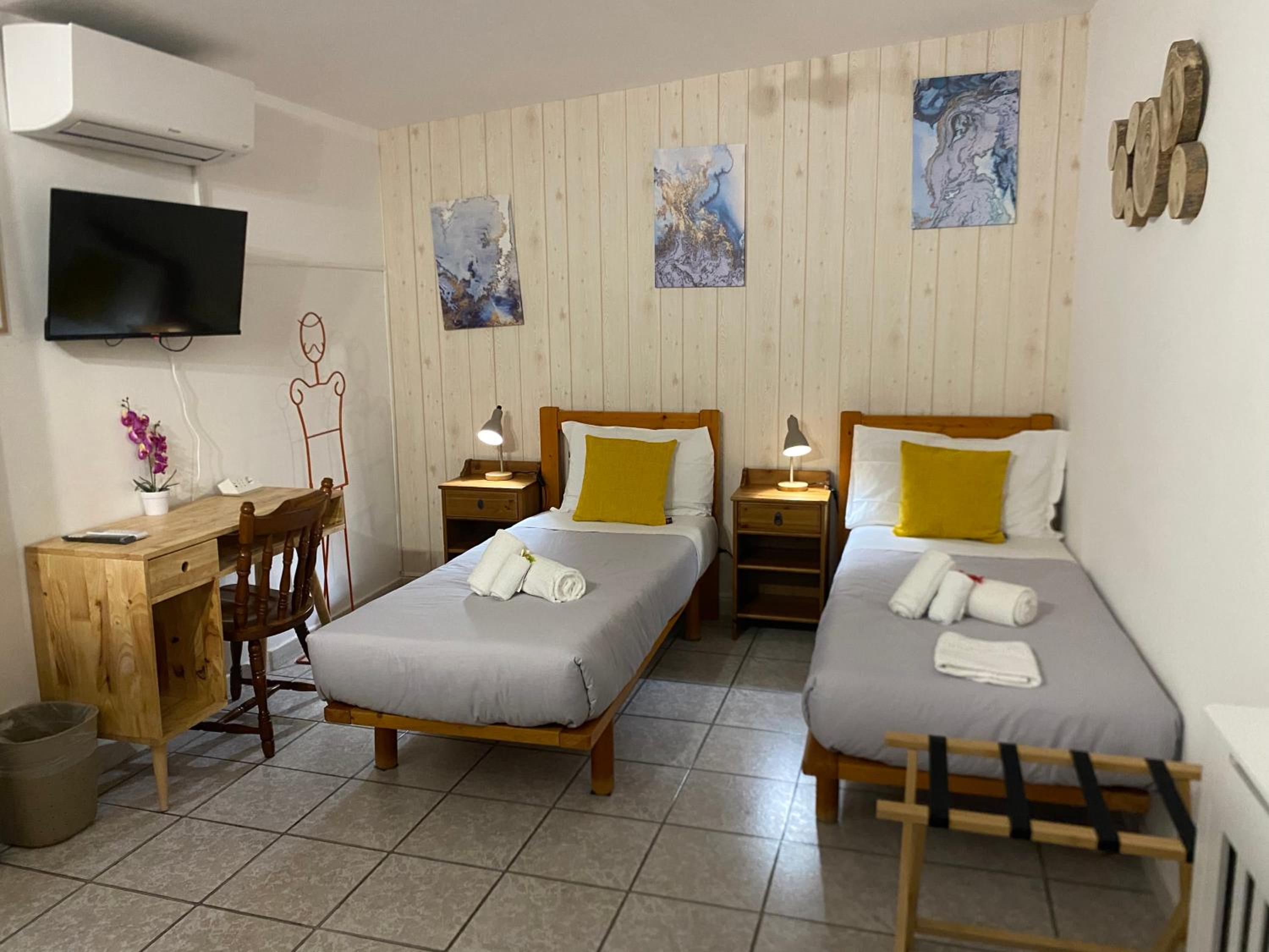 Miu' B&B , Ciampino , Villa con Piscina e Parcheggio Privato
