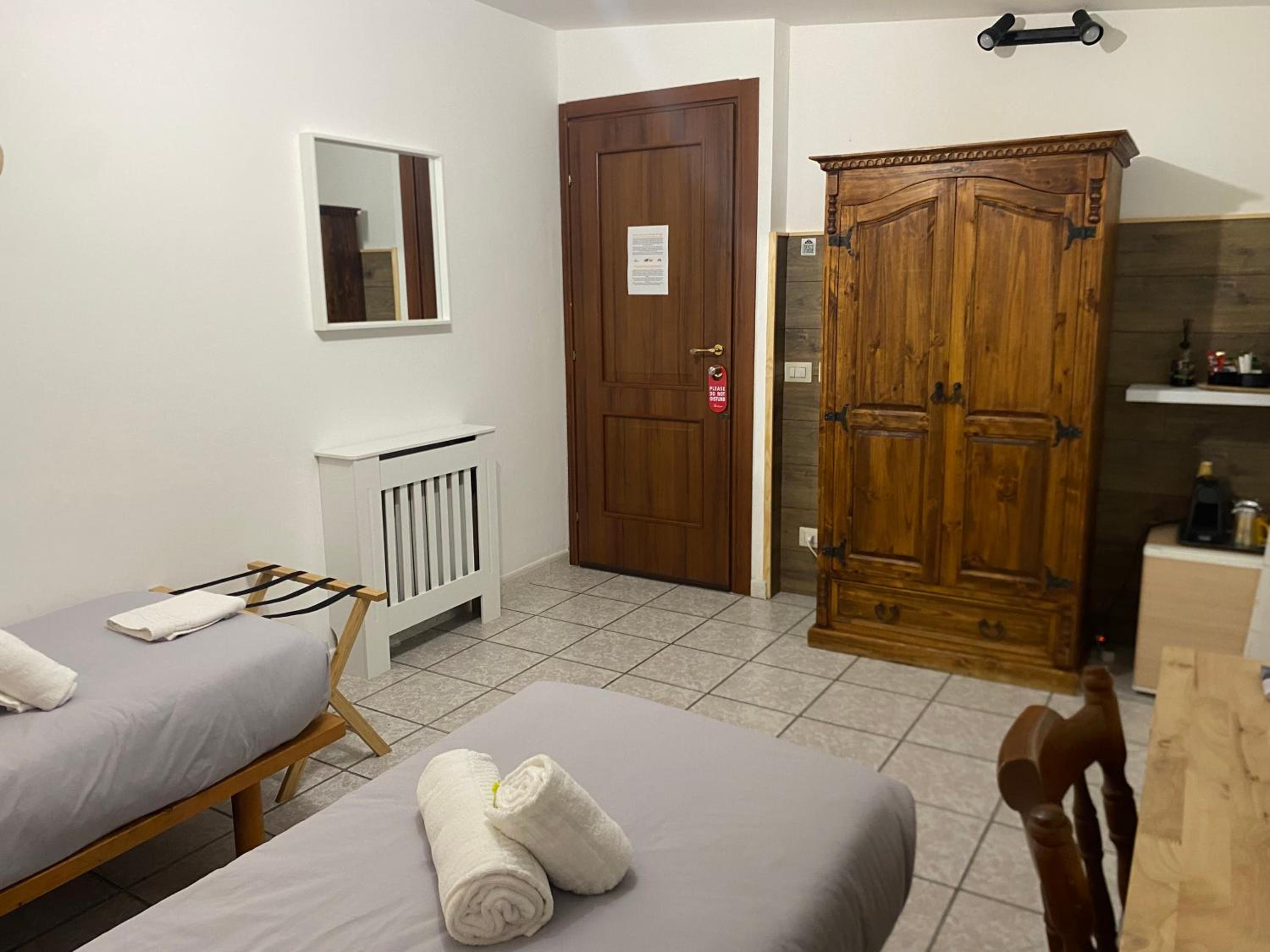 Miu' B&B , Ciampino , Villa con Piscina e Parcheggio Privato