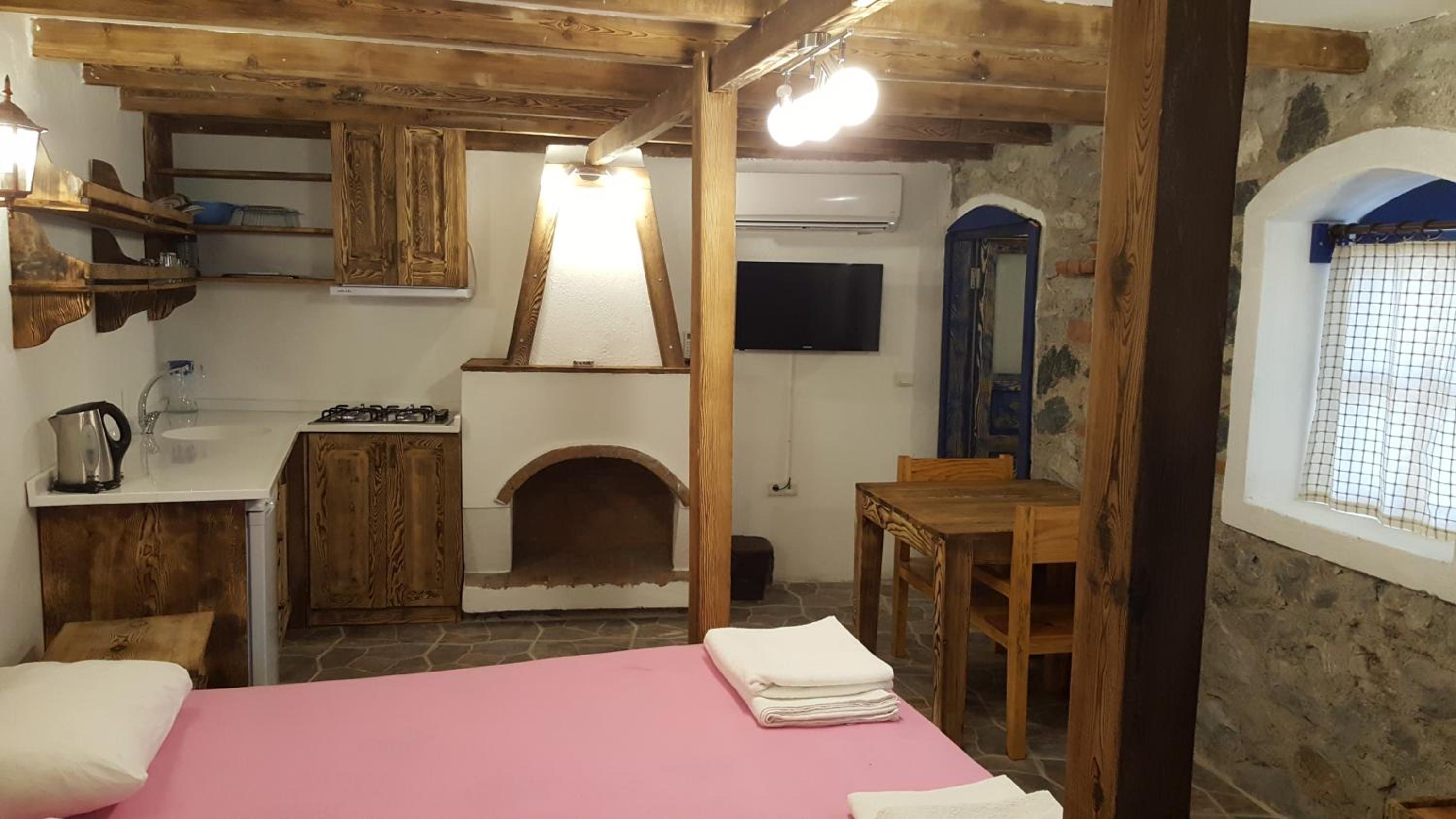Karya Apartments