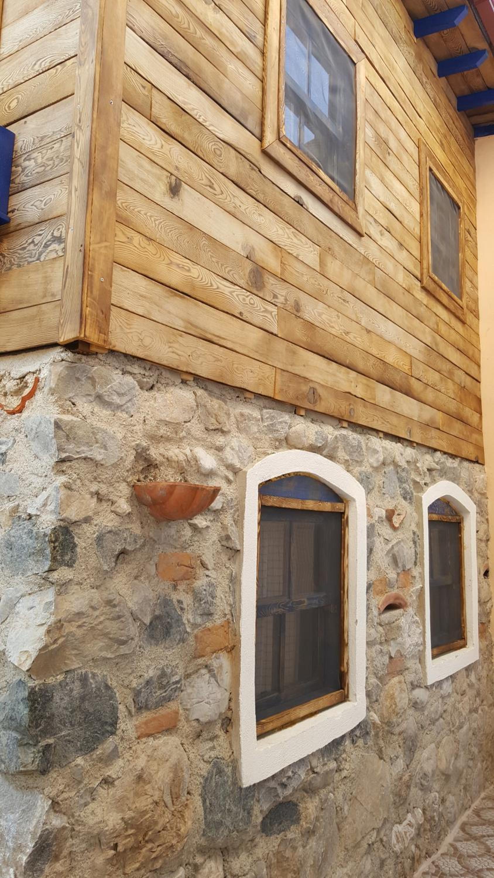 Karya Apartments