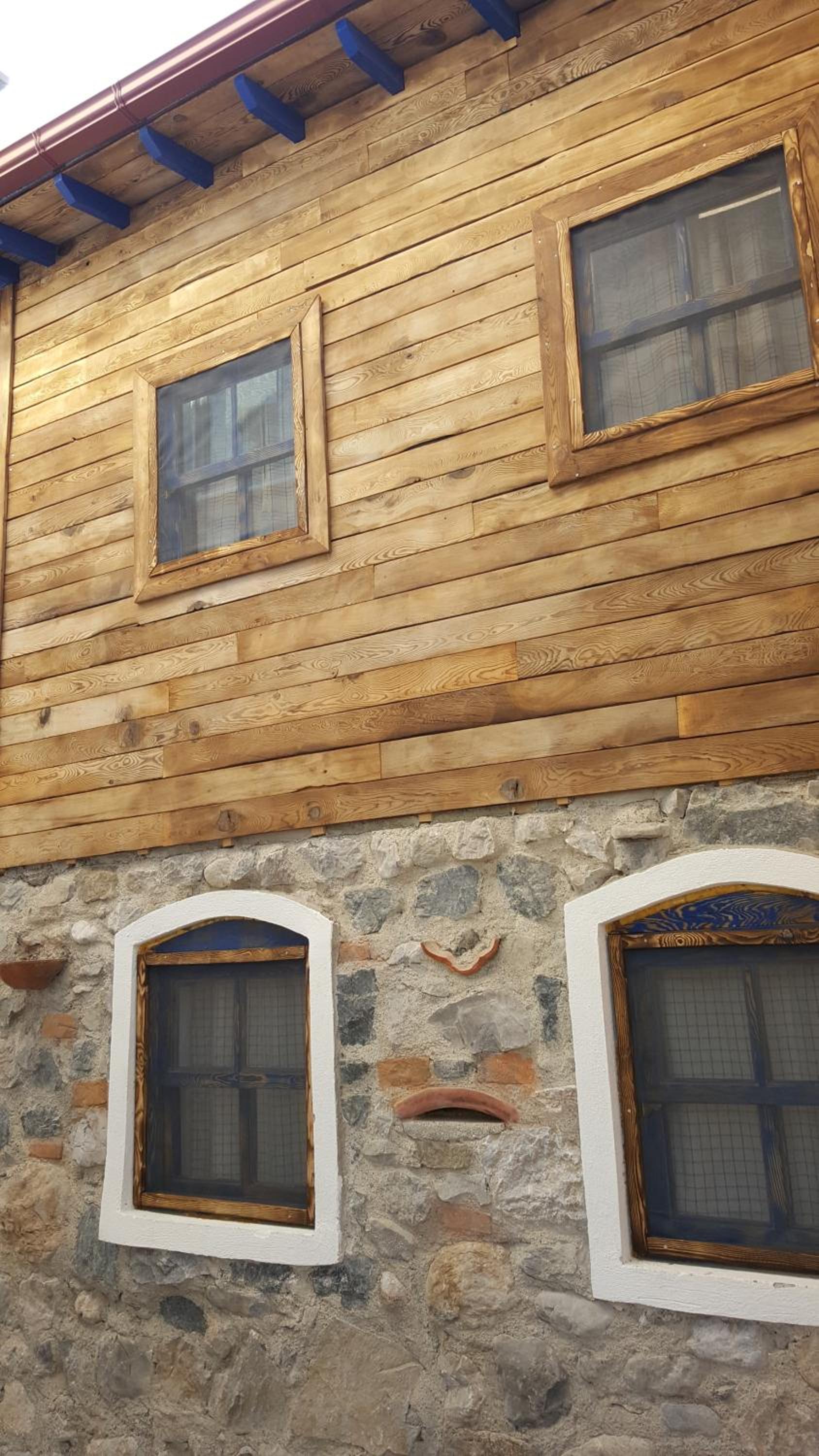 Karya Apartments