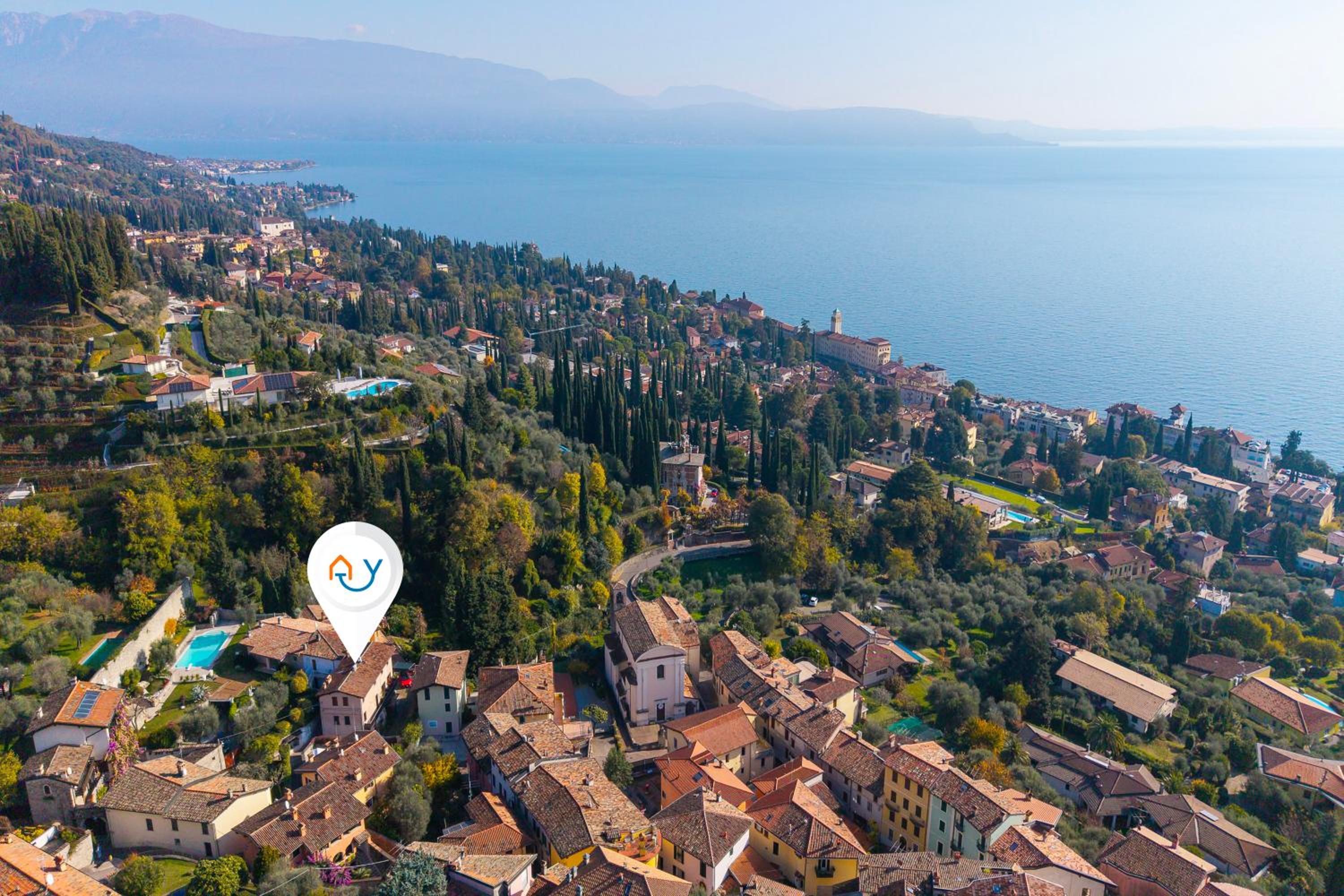 Le Fontane With View Lake - Happy Rentals
