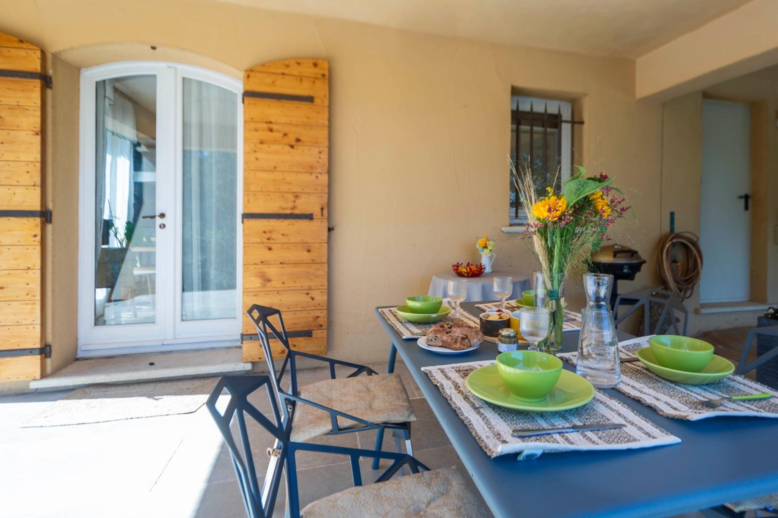 Independent Panoramic Studio with Pool - Le Tholonet