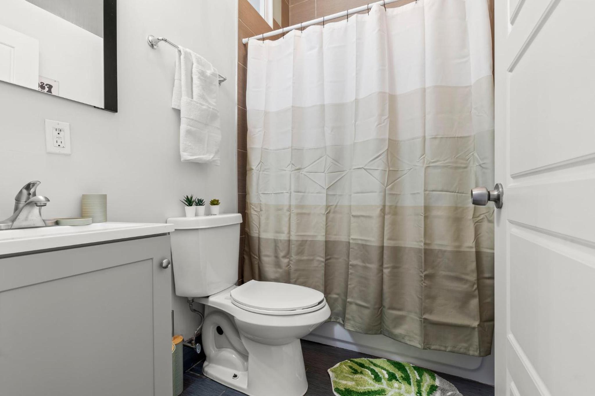 Modern 1BR Apartment Downtown Philly Near MET