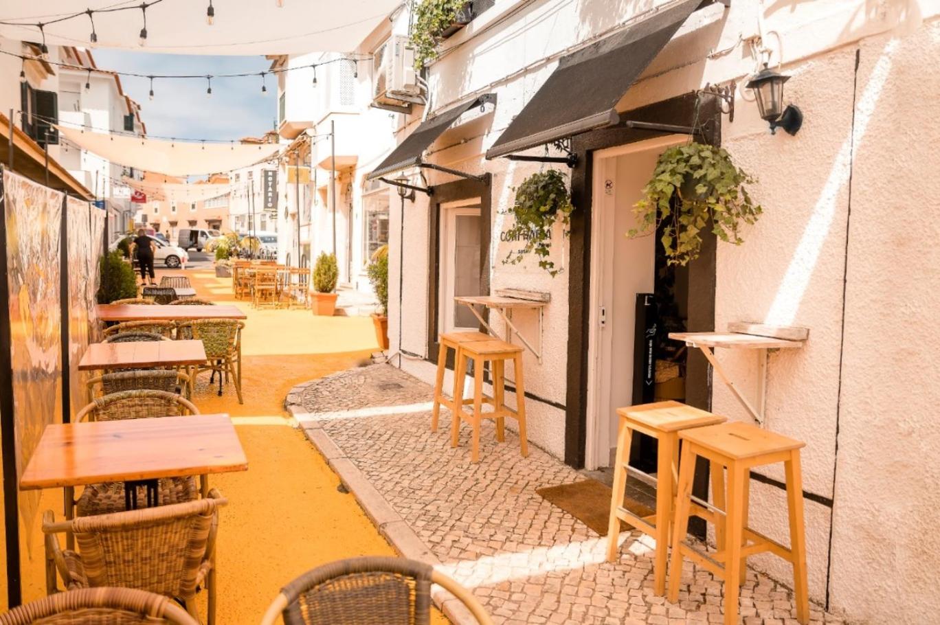 Superb 3 BR Apartment - Beachfront - Old Town Cascais