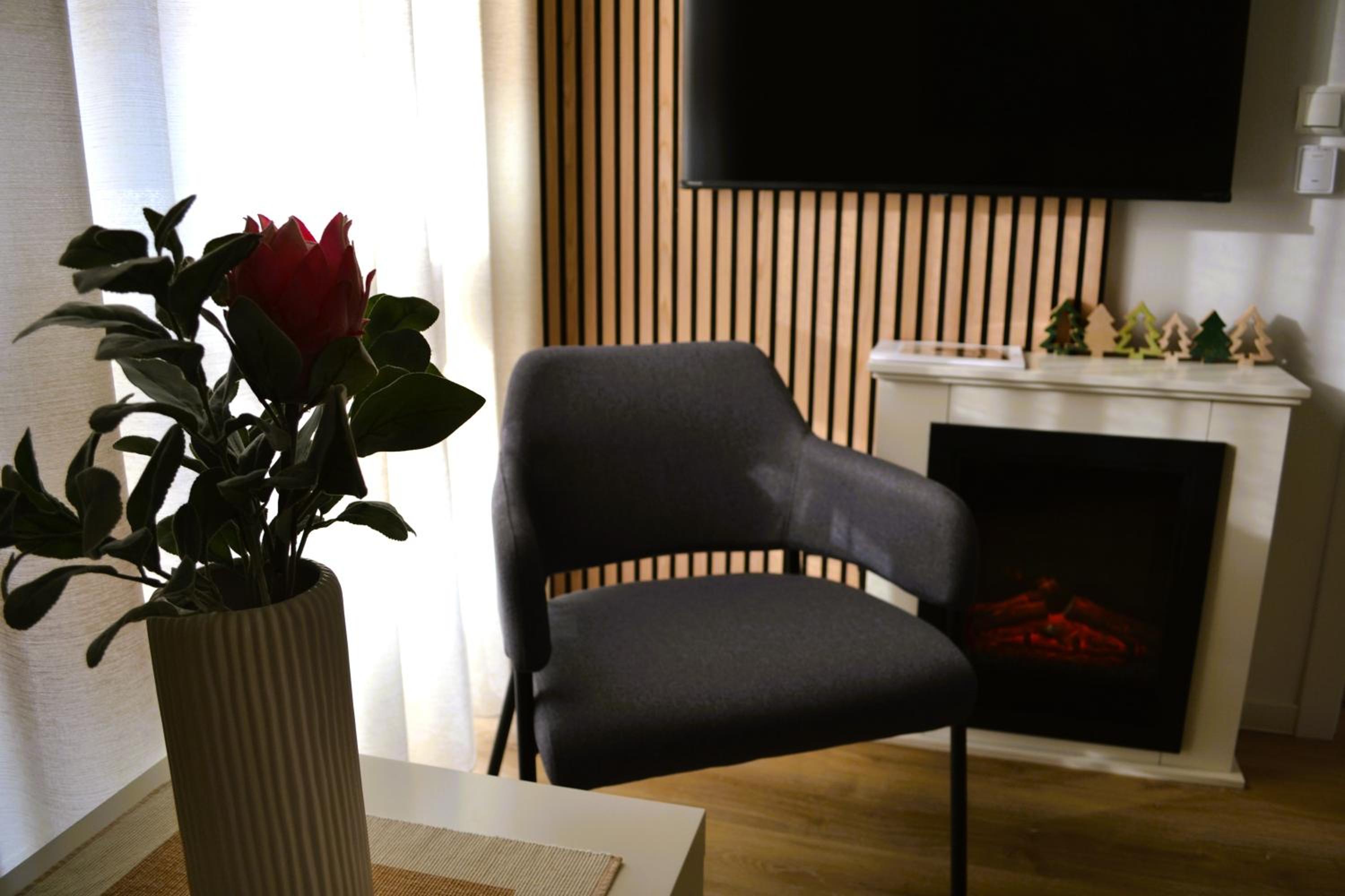 KomfortPlus - modernes Wohlfühl-Apartment mit Balkon & Parkplatz
