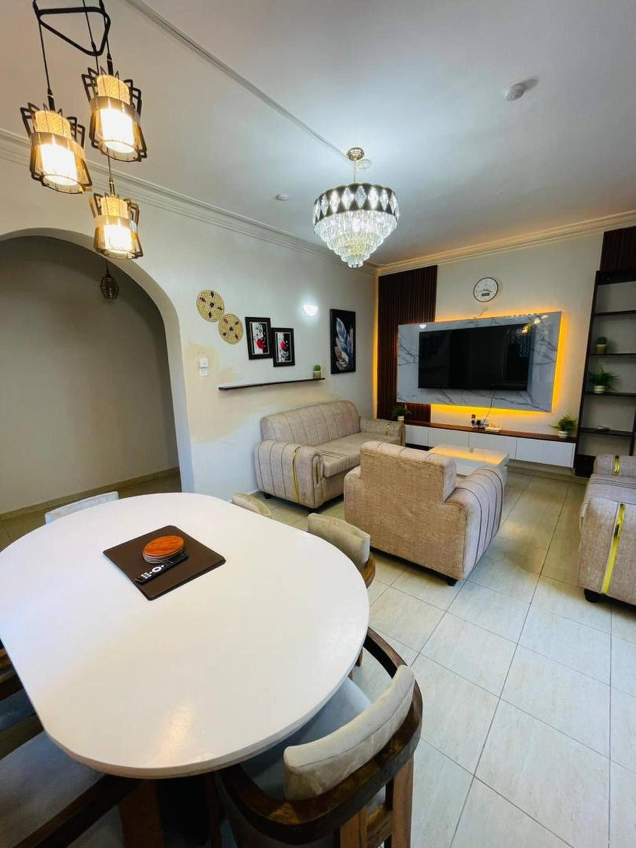 Nyali Luxe 2 BR Plage Parking