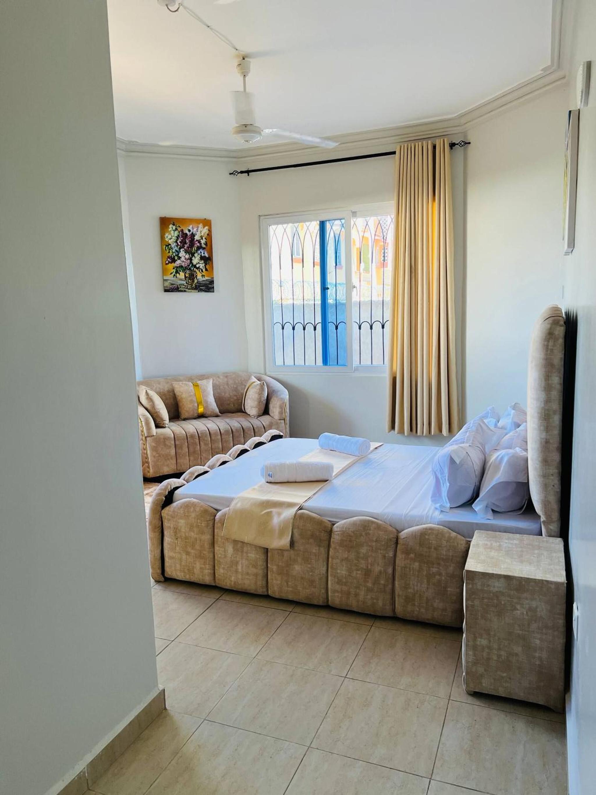 Nyali Luxe 2 BR Plage Parking