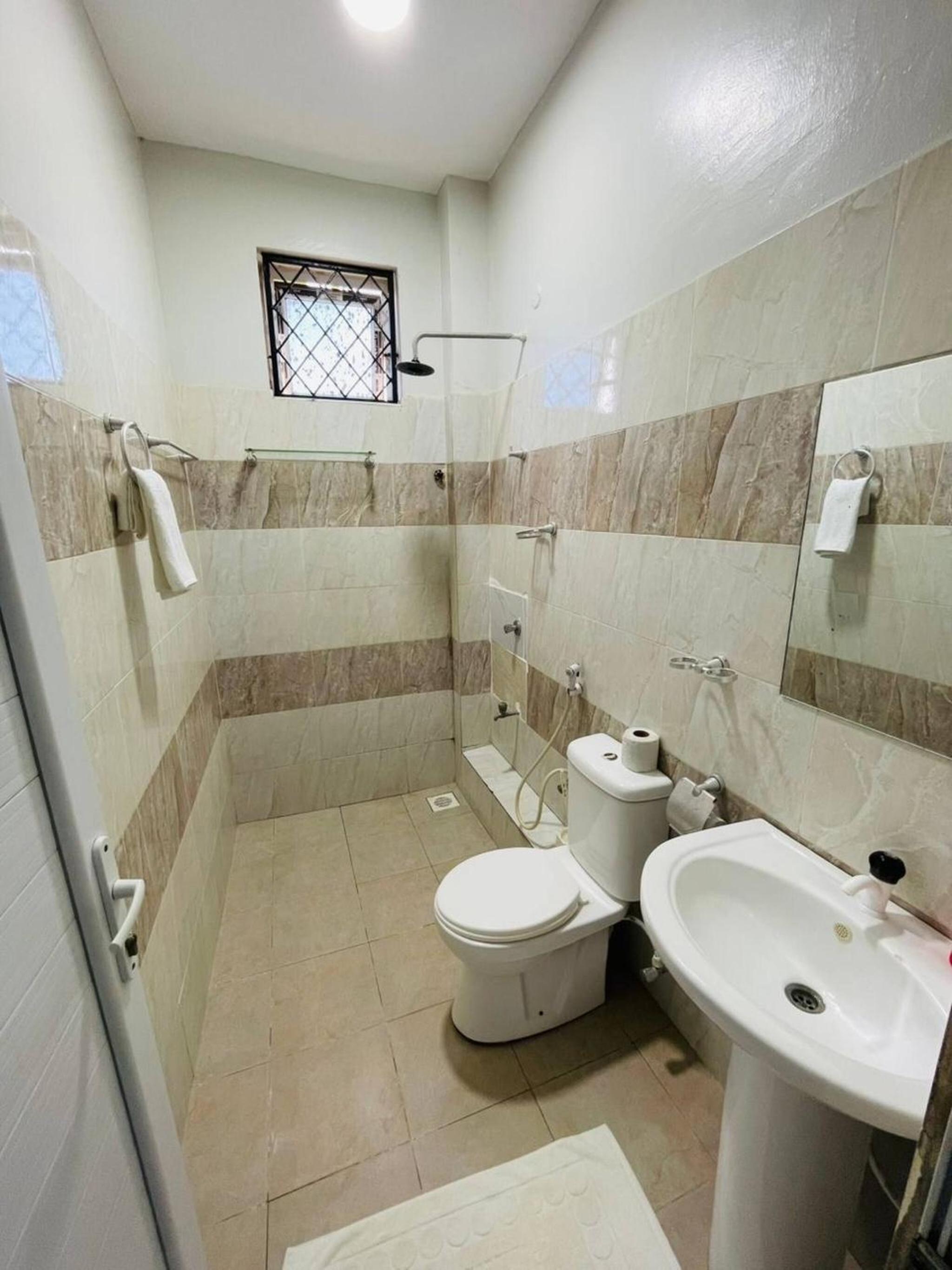 Nyali Luxe 2 BR Plage Parking