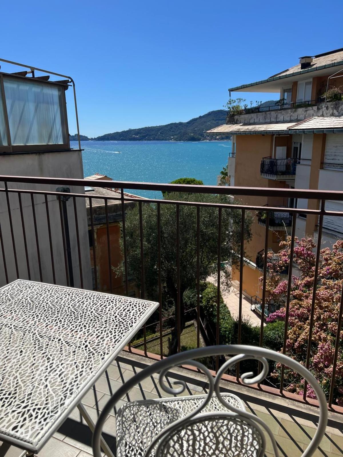 WELCOME RIVIERA Nautilus 11- vista mare-posto macchina individuale-ONLY ONE CAR-piscina condominiale estiva-attrezzatissimo