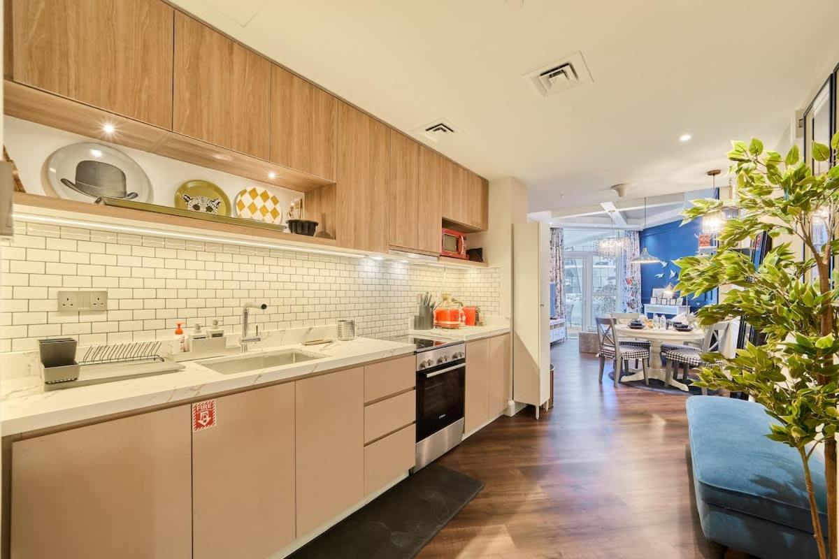 FAM Living Contemporary 1BR Apartment Urban Oasis