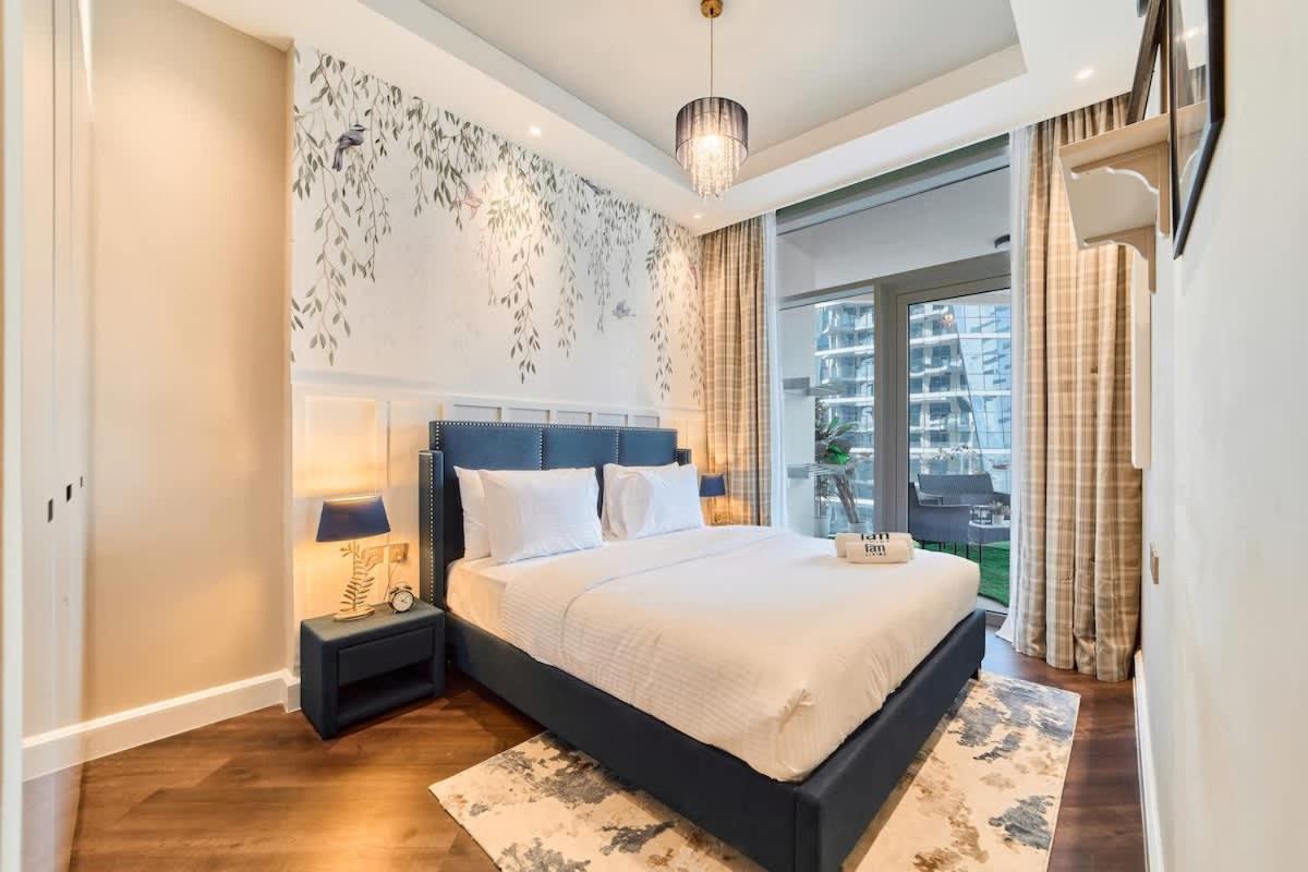 FAM Living Contemporary 1BR Apartment Urban Oasis