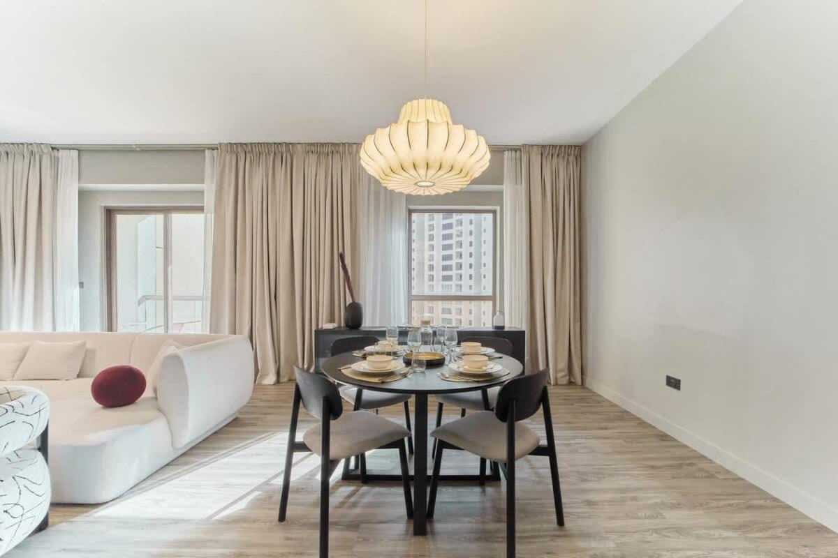 FAM Living - 1 Bedroom in Rimal 2 Dubai Marina