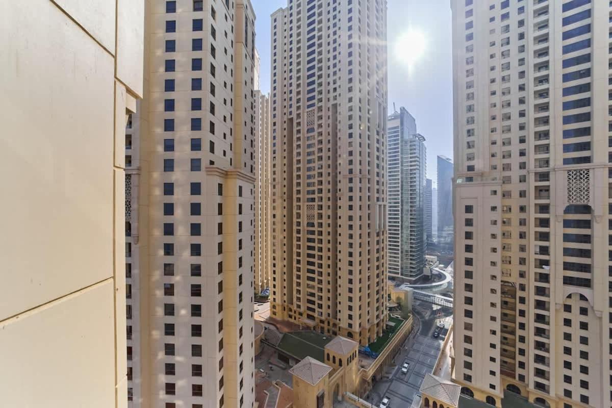 FAM Living - 1 Bedroom in Rimal 2 Dubai Marina