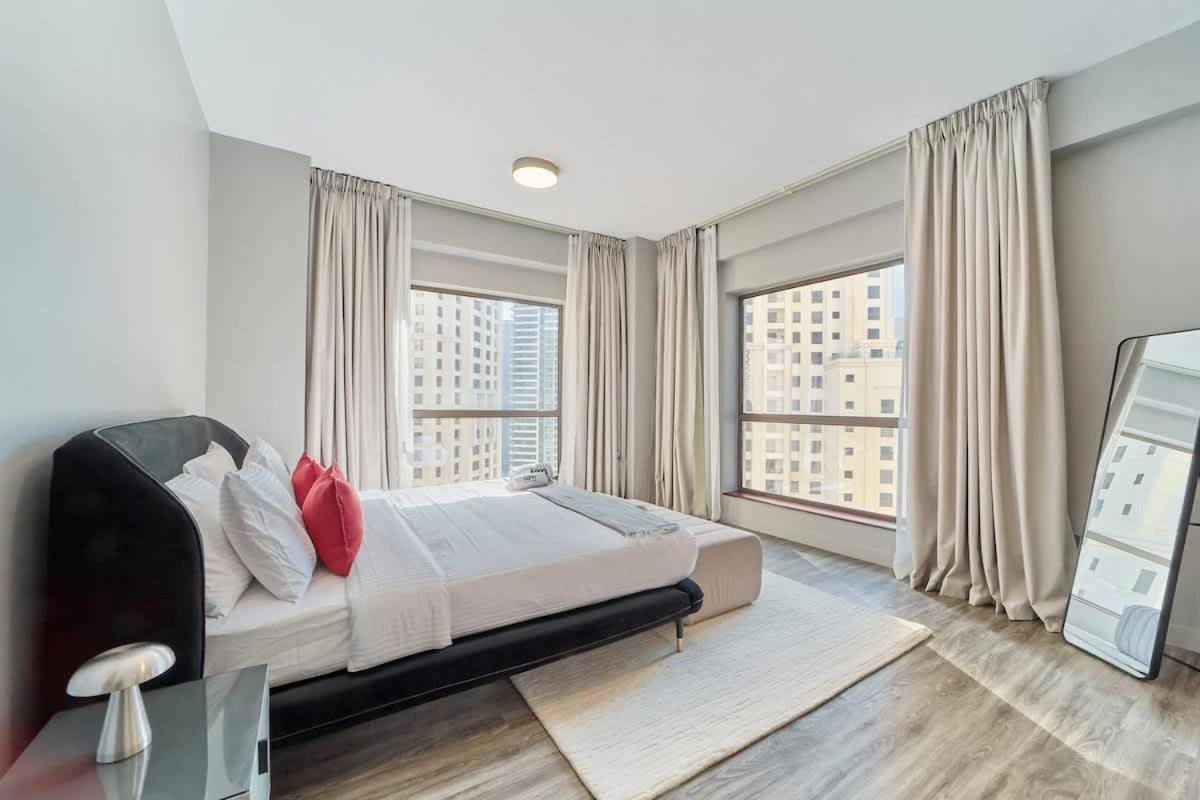FAM Living - 1 Bedroom in Rimal 2 Dubai Marina