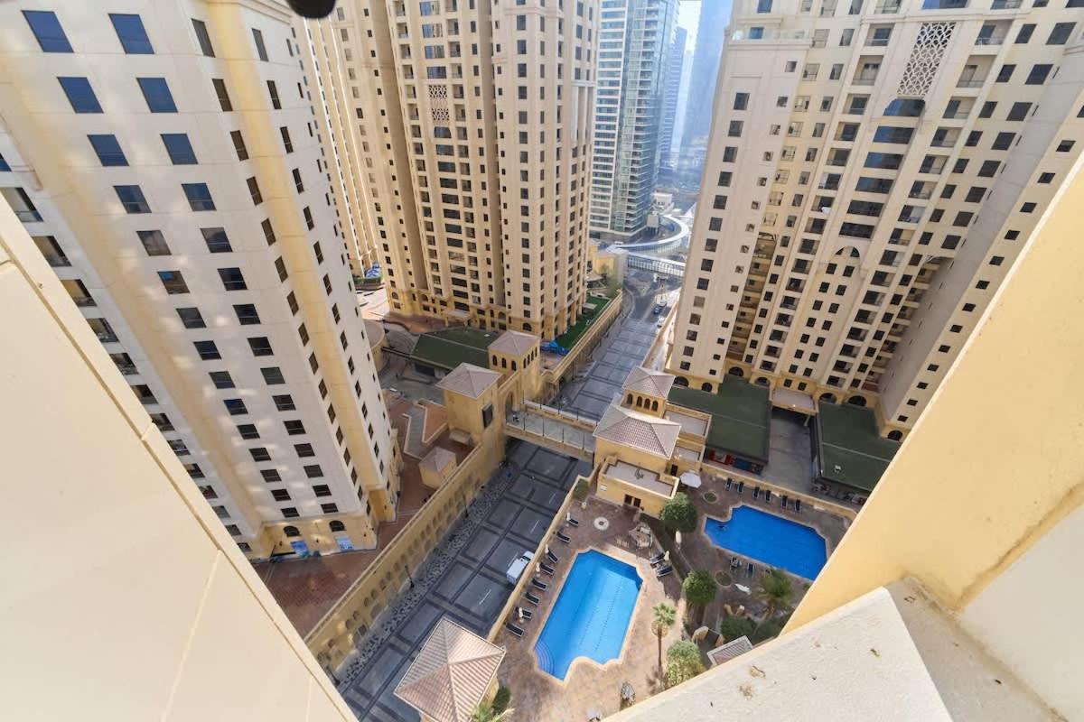 FAM Living - 1 Bedroom in Rimal 2 Dubai Marina