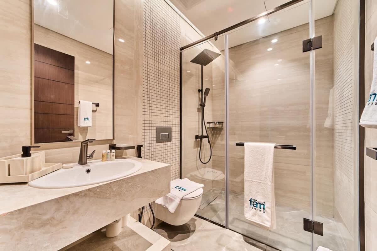 FAM Living Stylish 1BR in Nobles Tower Near Downtown