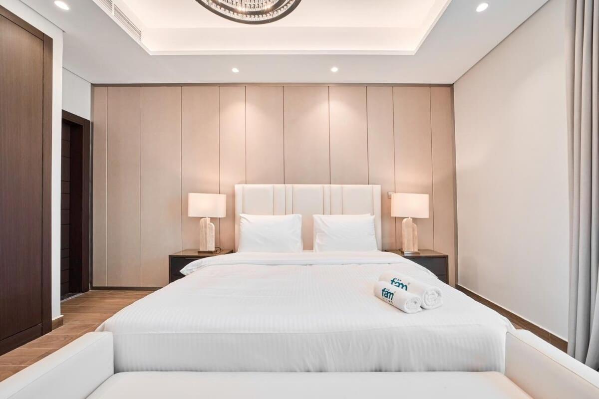 FAM Living Stylish 1BR in Nobles Tower Near Downtown