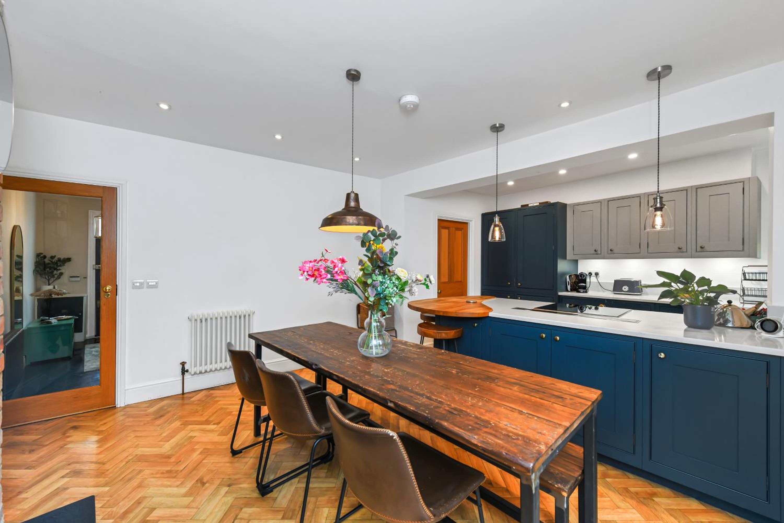 Convenient 3-Bed Near Bingham Station & Town Centre